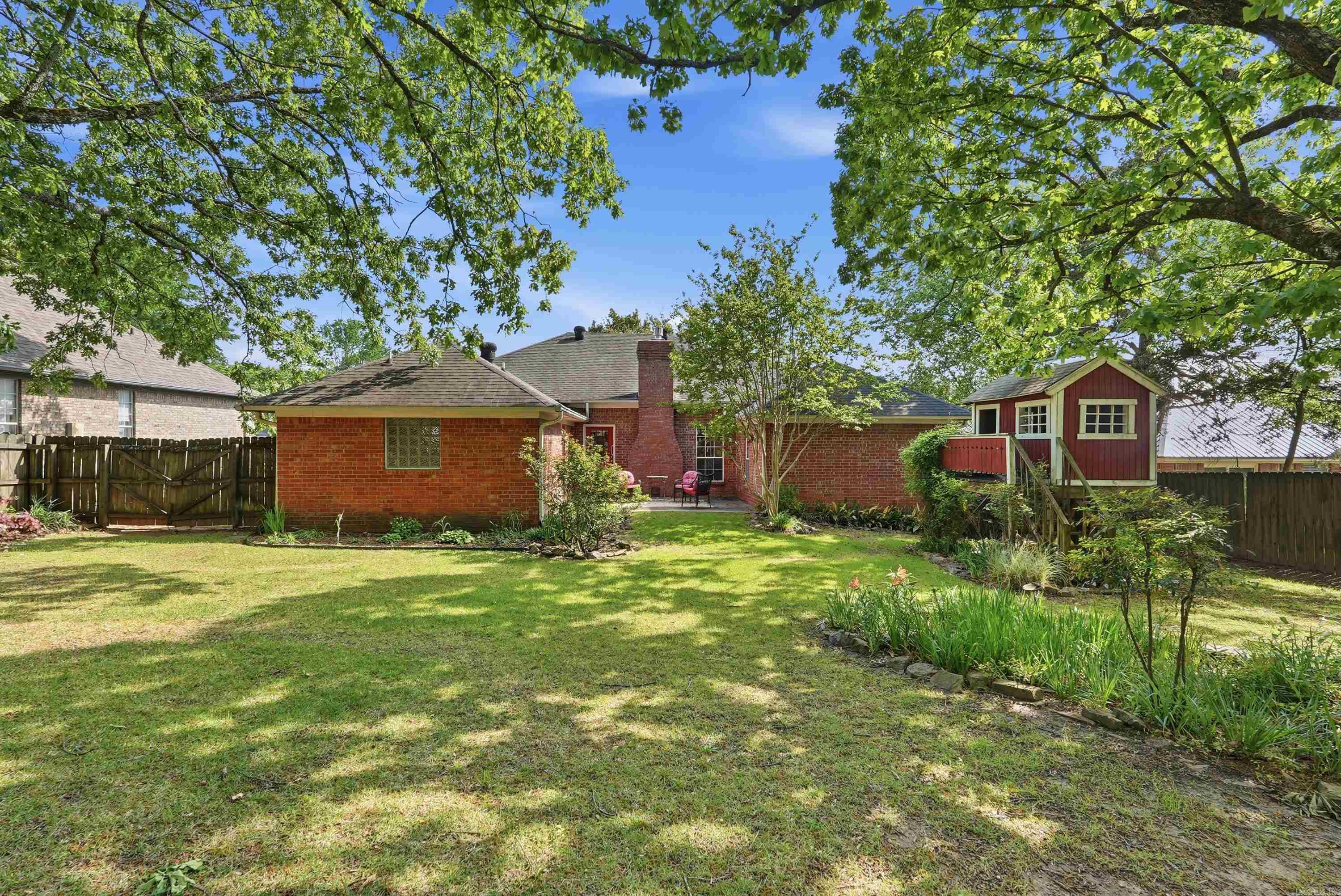 WHITNEY WOODS - Residential