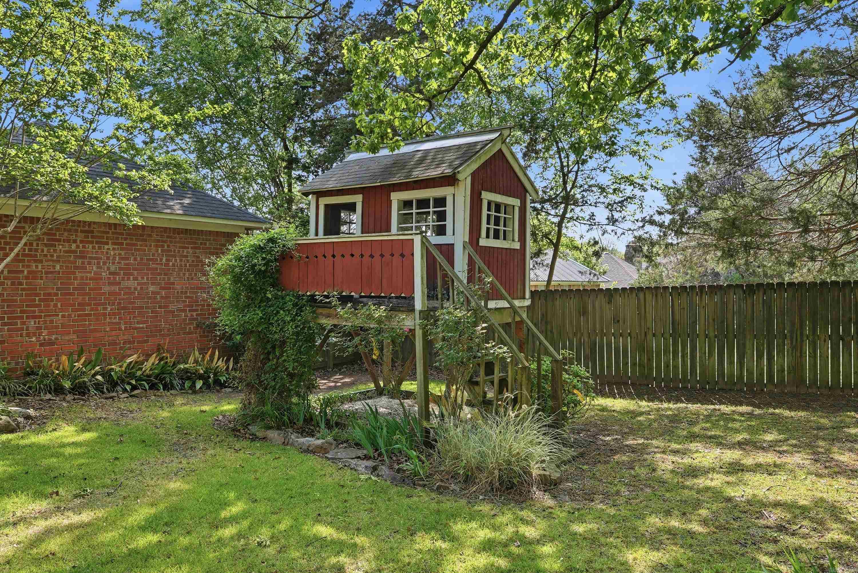 WHITNEY WOODS - Residential