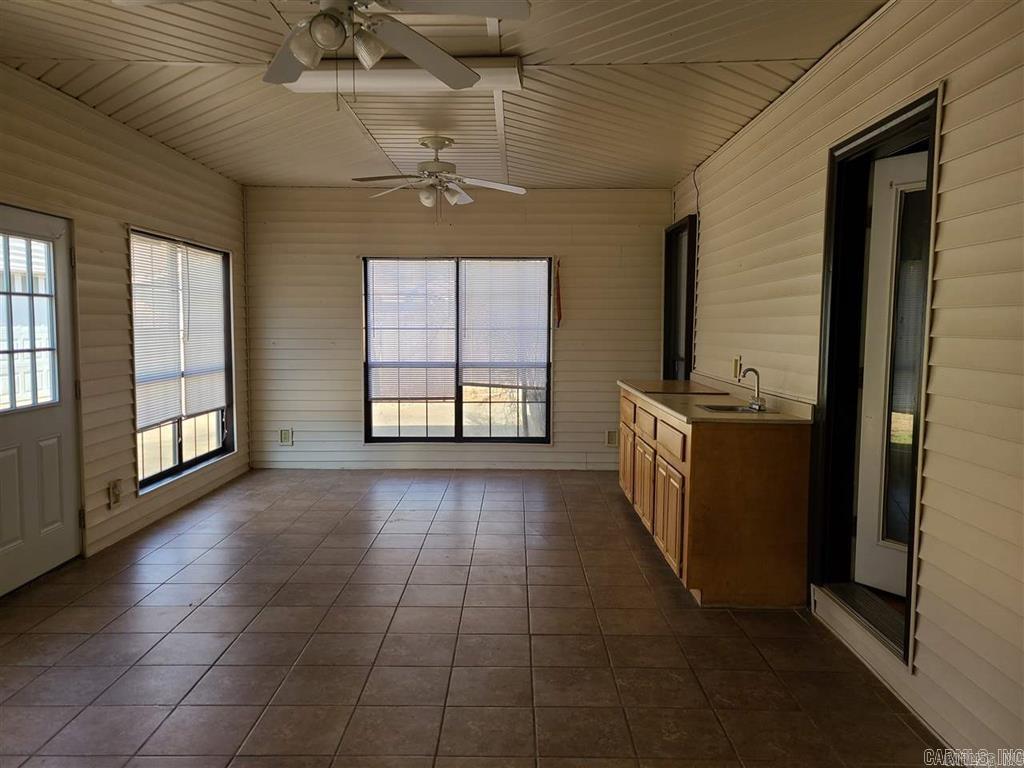 STONEWALL - Residential