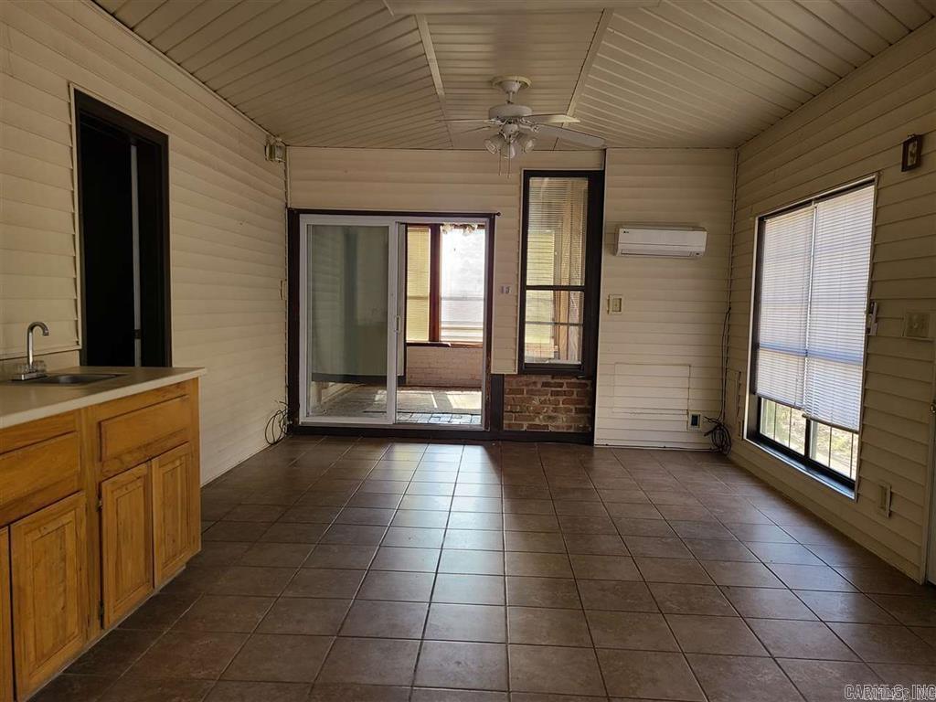 STONEWALL - Residential