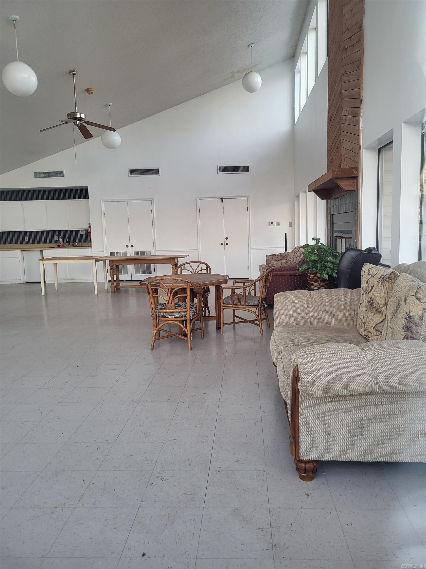 TREEHILL PARK - Residential