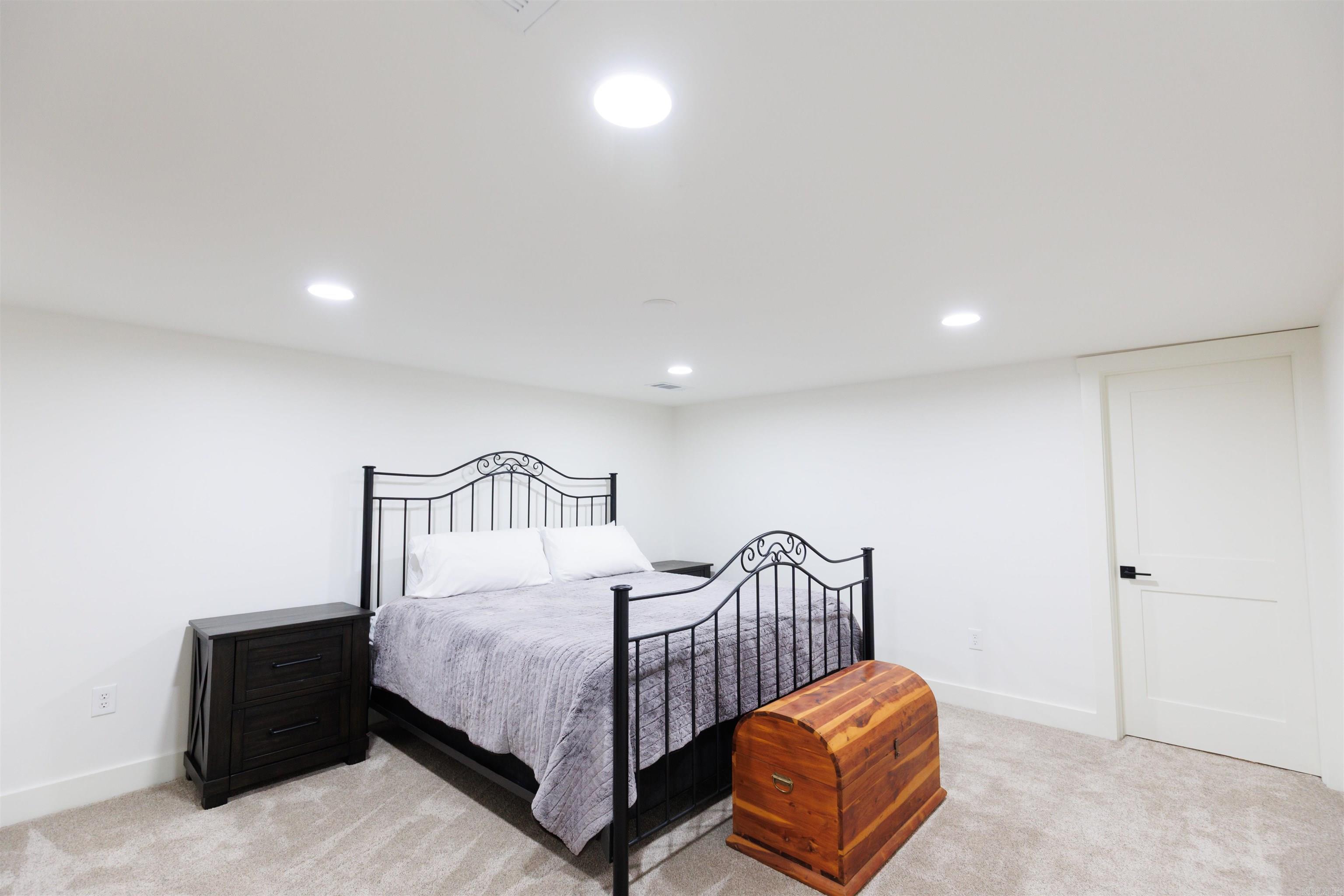 TOMS COVE - Residential