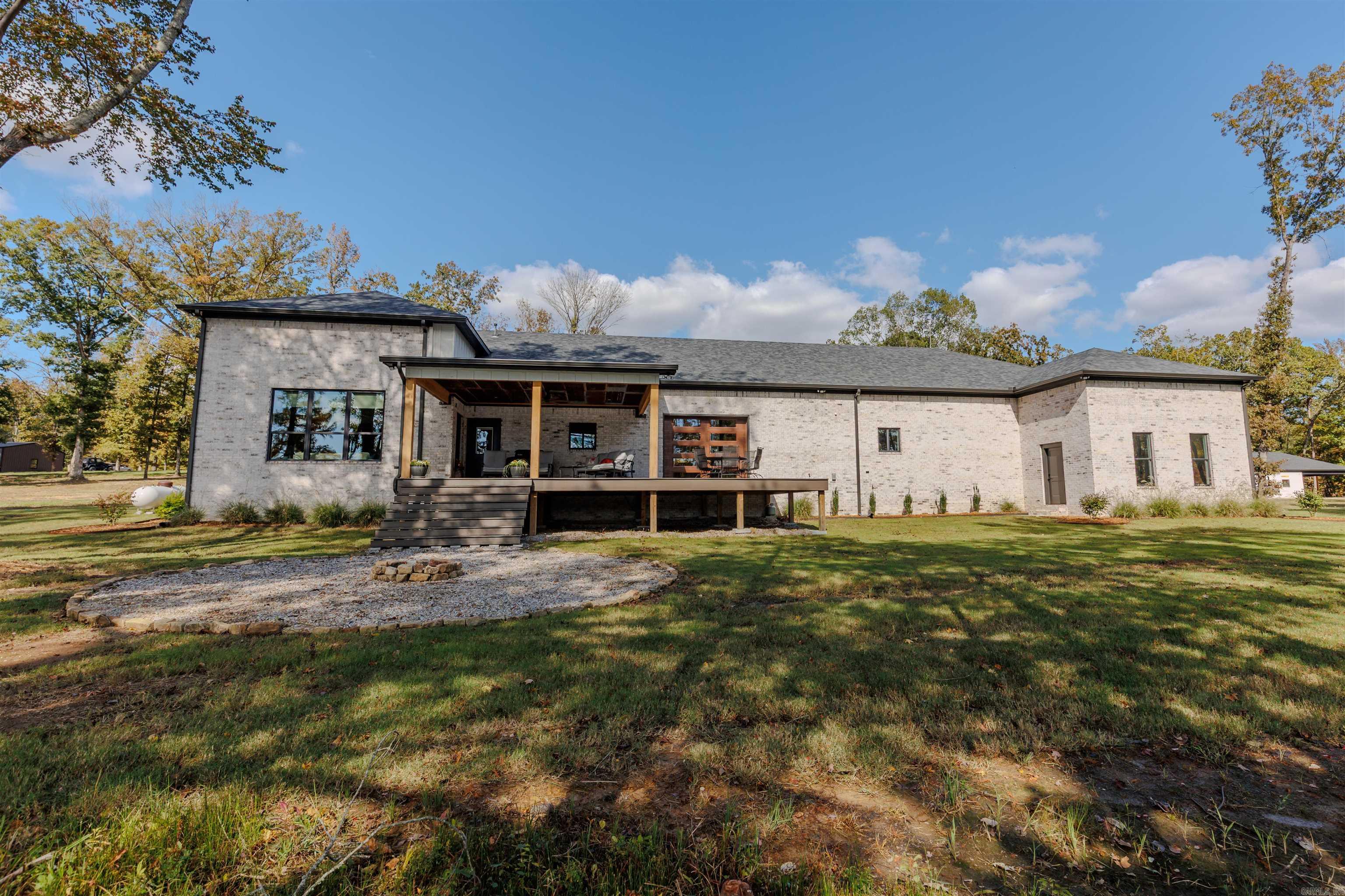 TOMS COVE - Residential