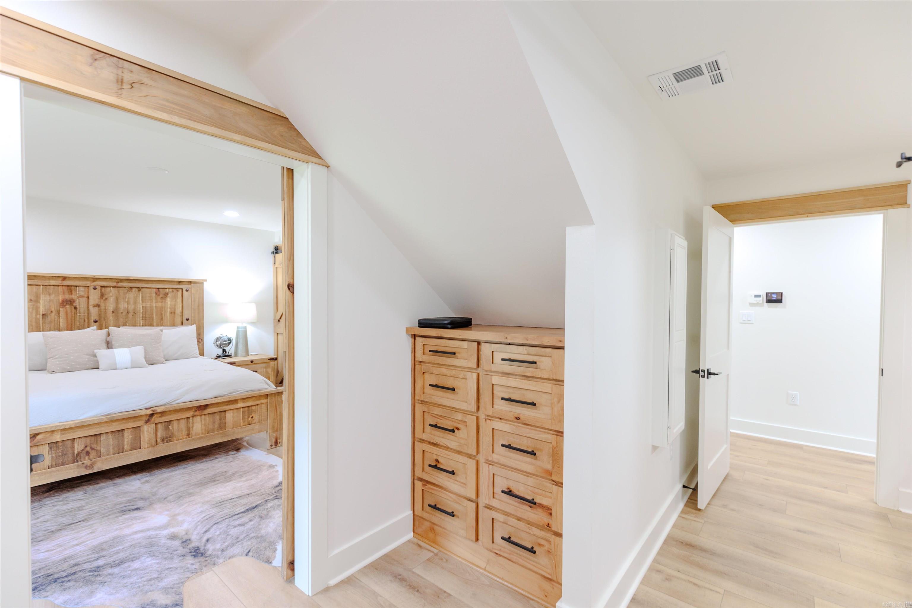 TOMS COVE - Residential