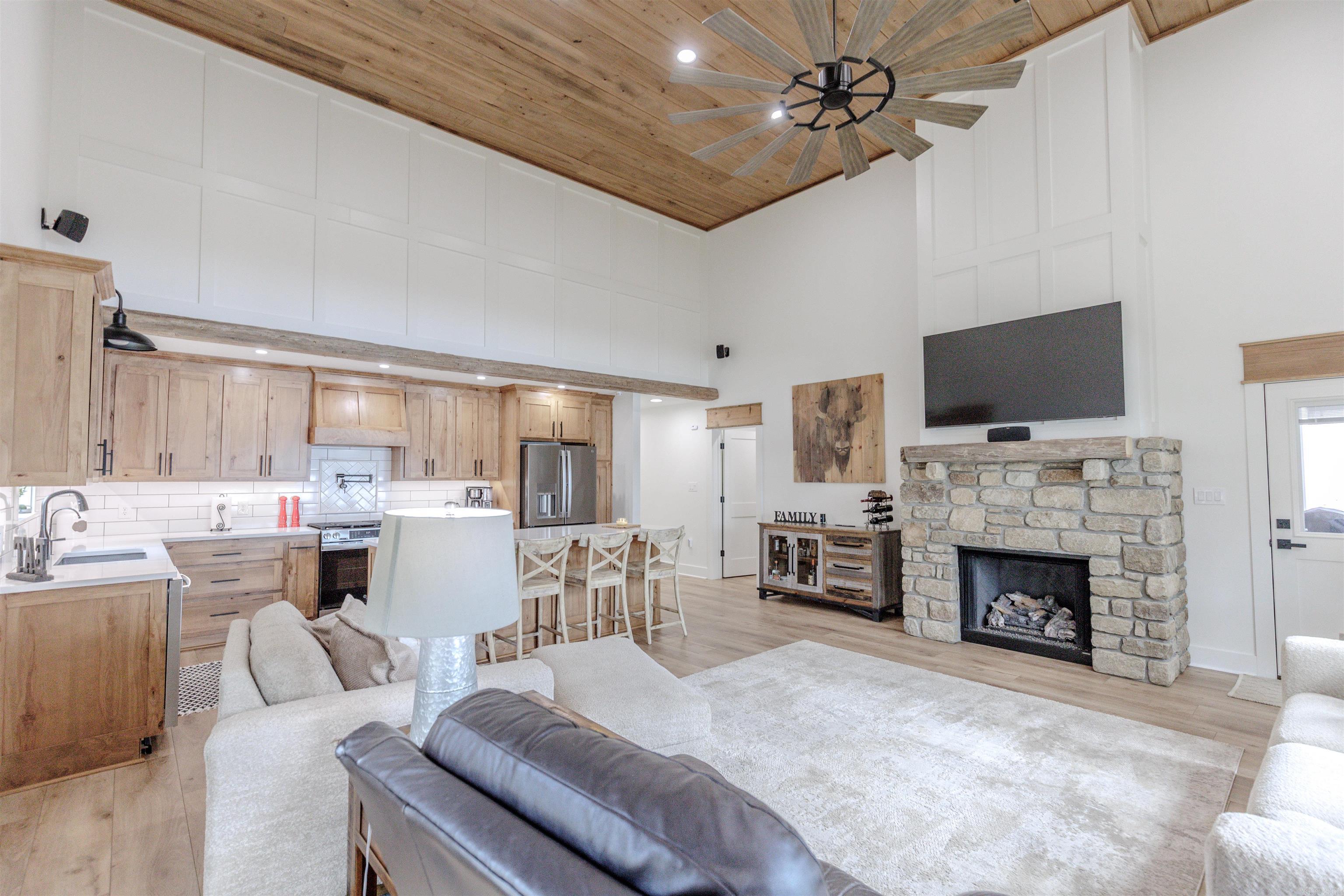 TOMS COVE - Residential