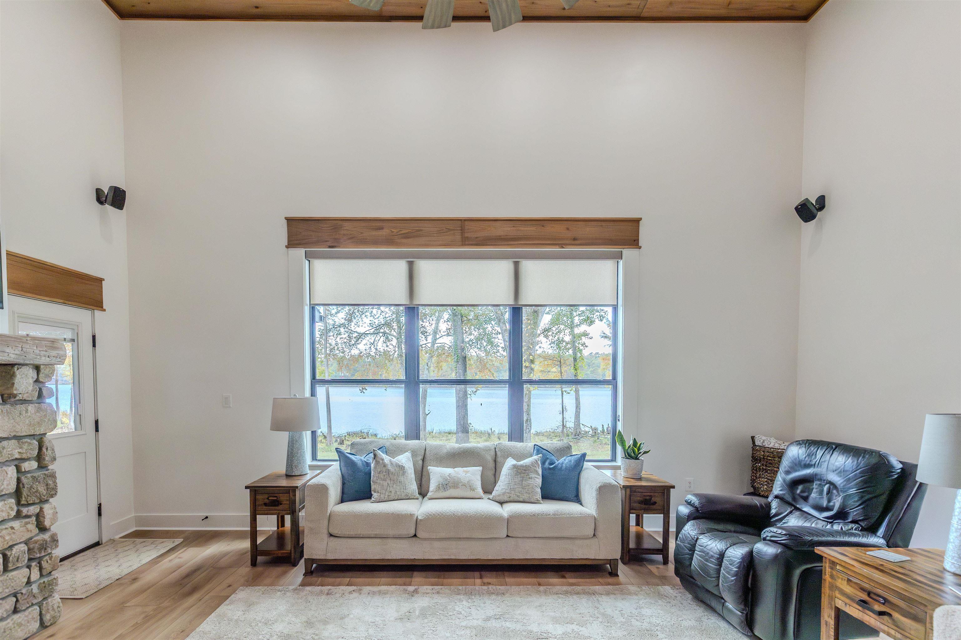 TOMS COVE - Residential