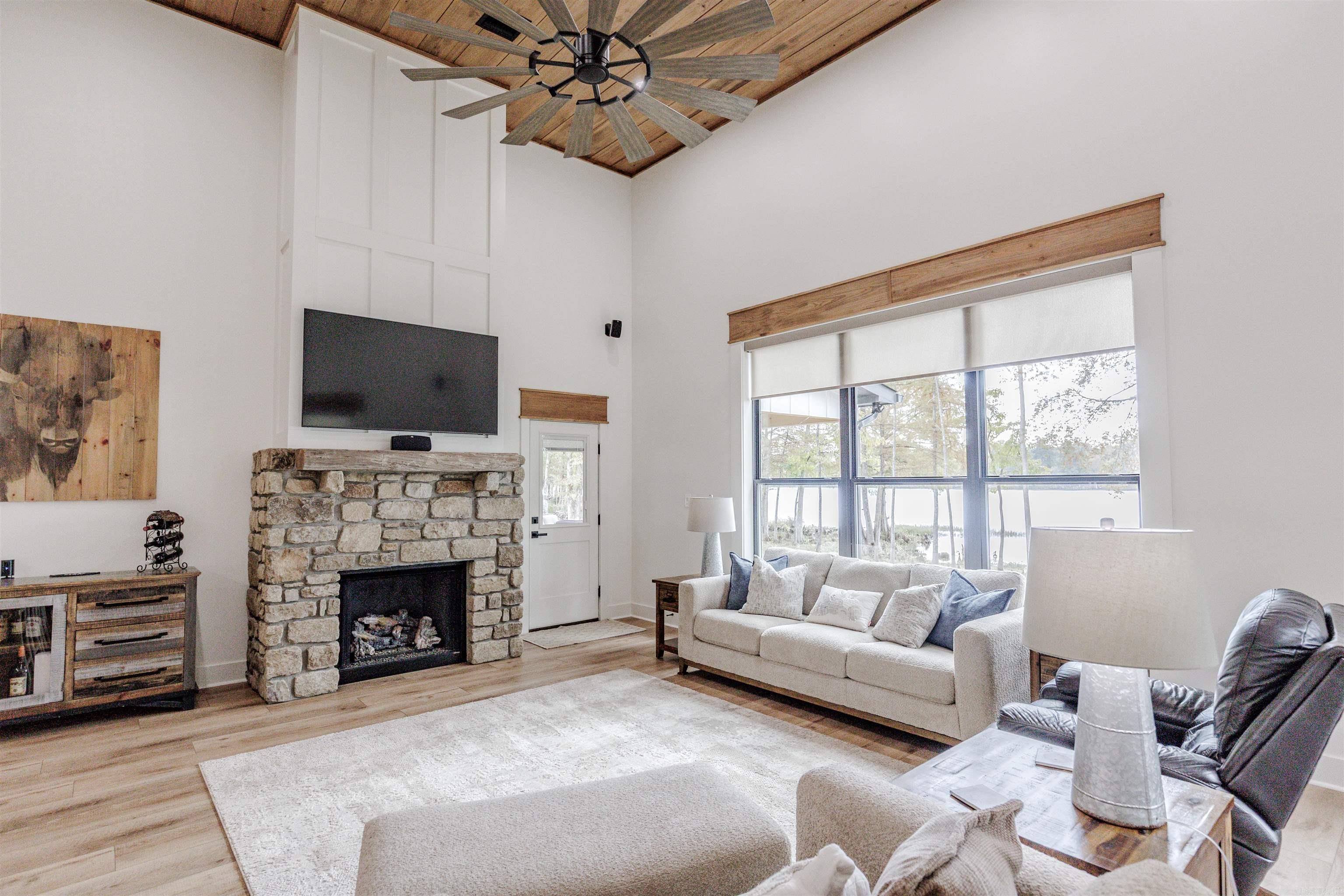 TOMS COVE - Residential