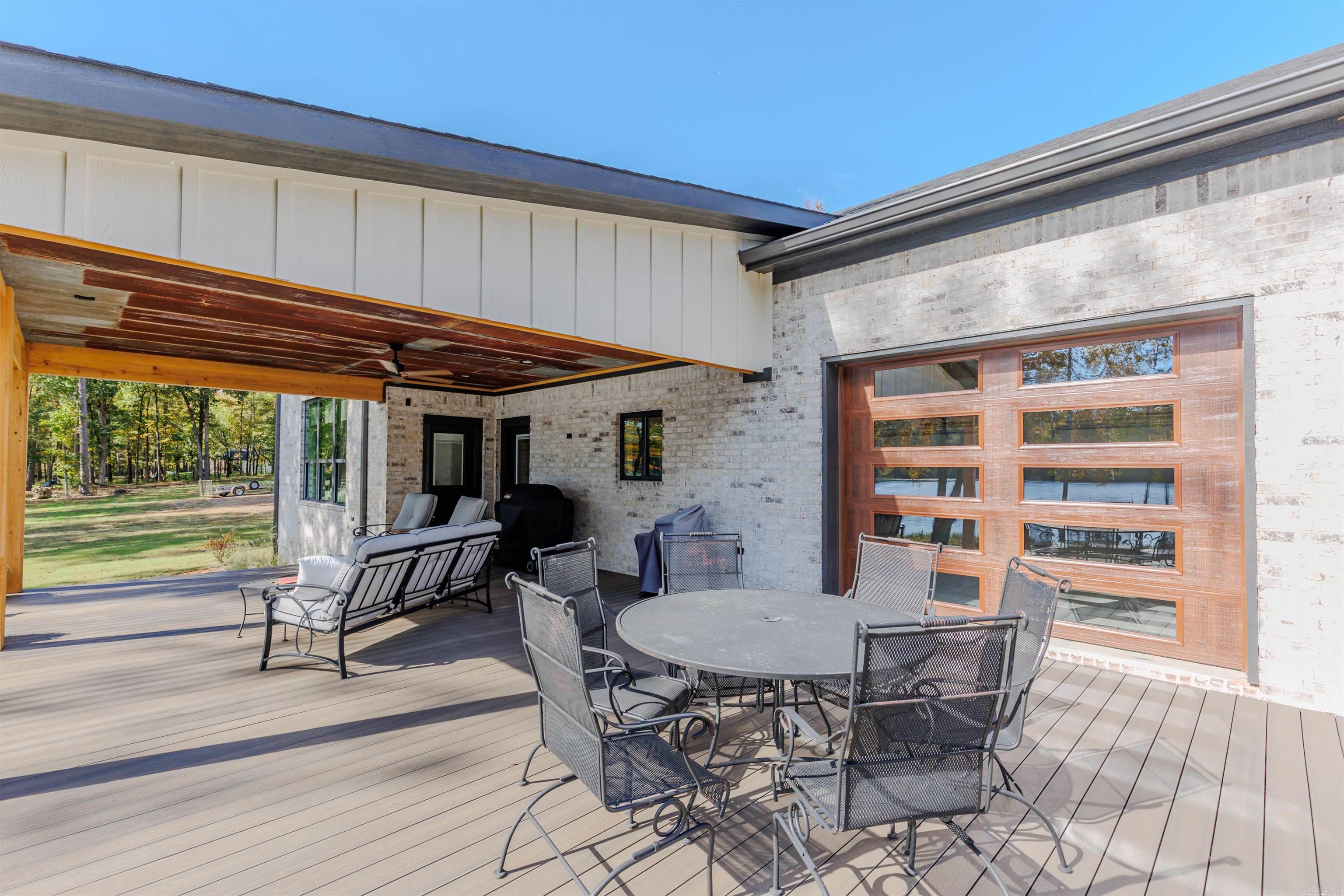 TOMS COVE - Residential