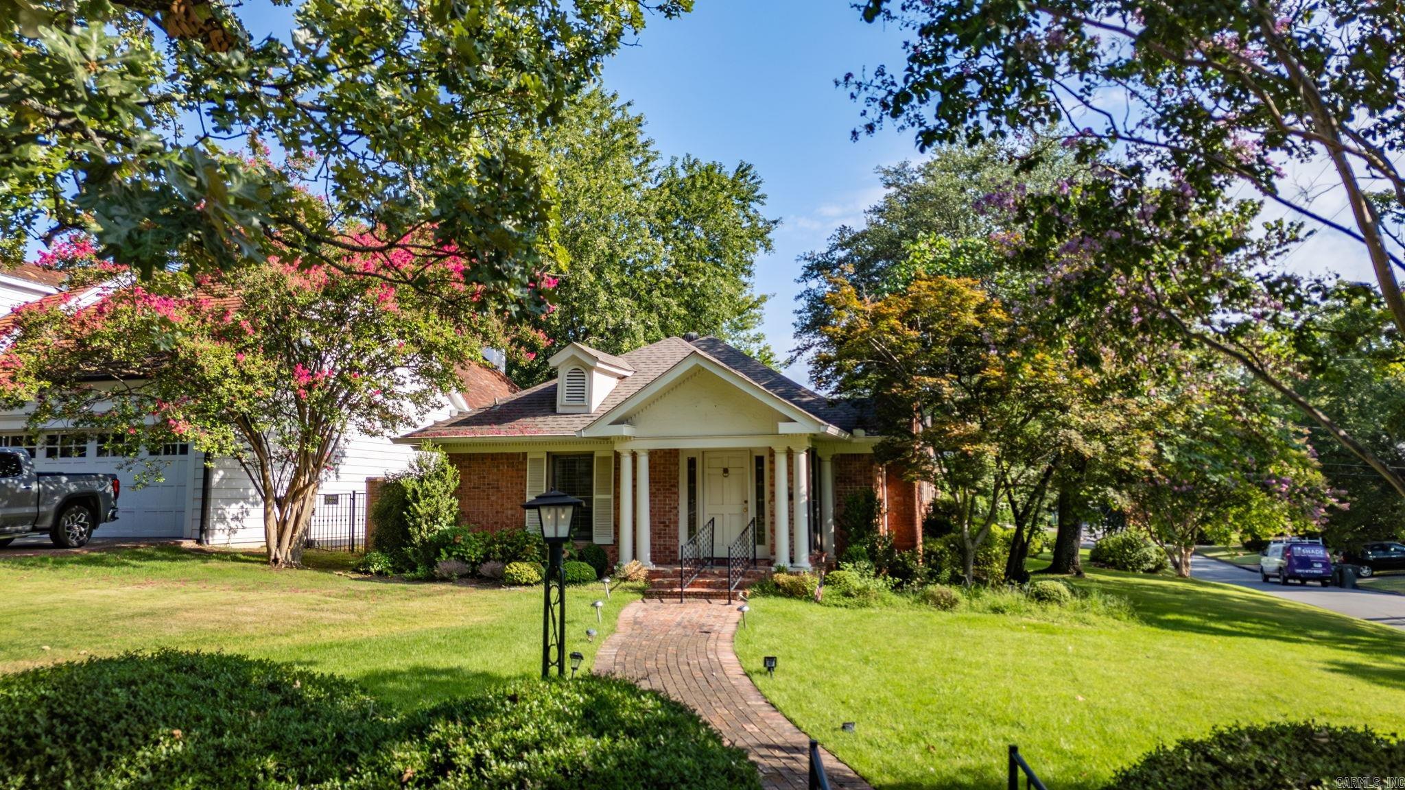 NEWTONS - Residential