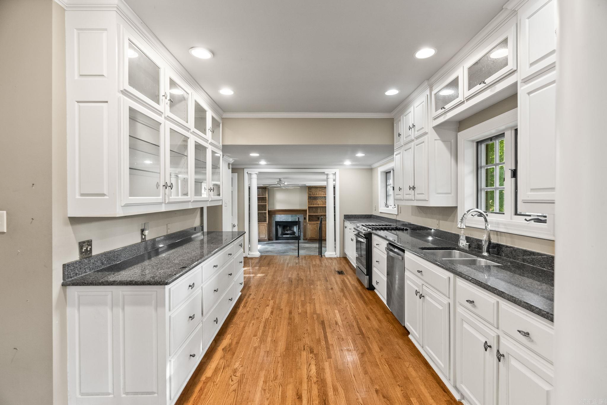 NEWTONS - Residential