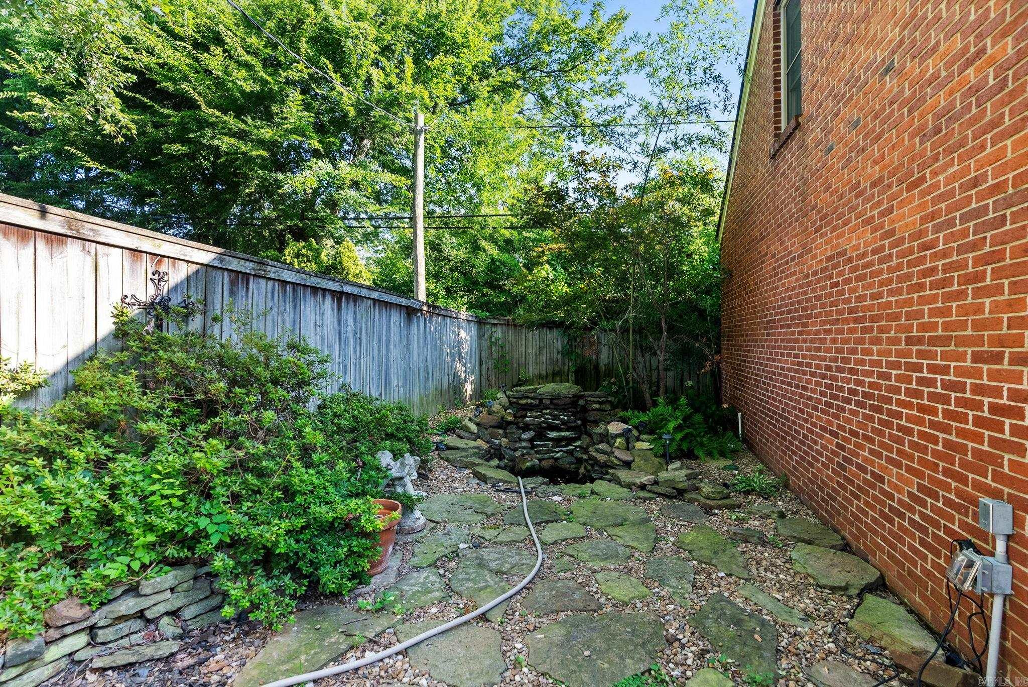 NEWTONS - Residential