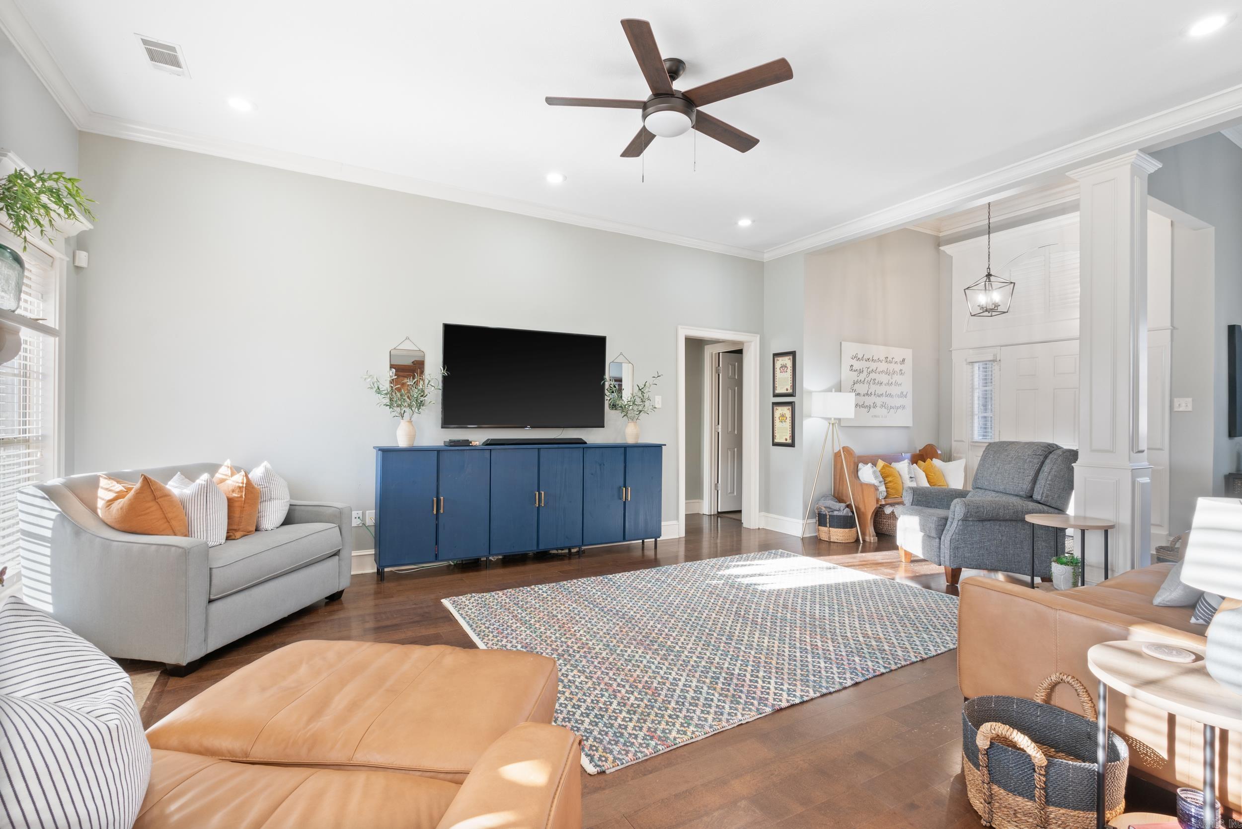 SOUTH WIND - Residential