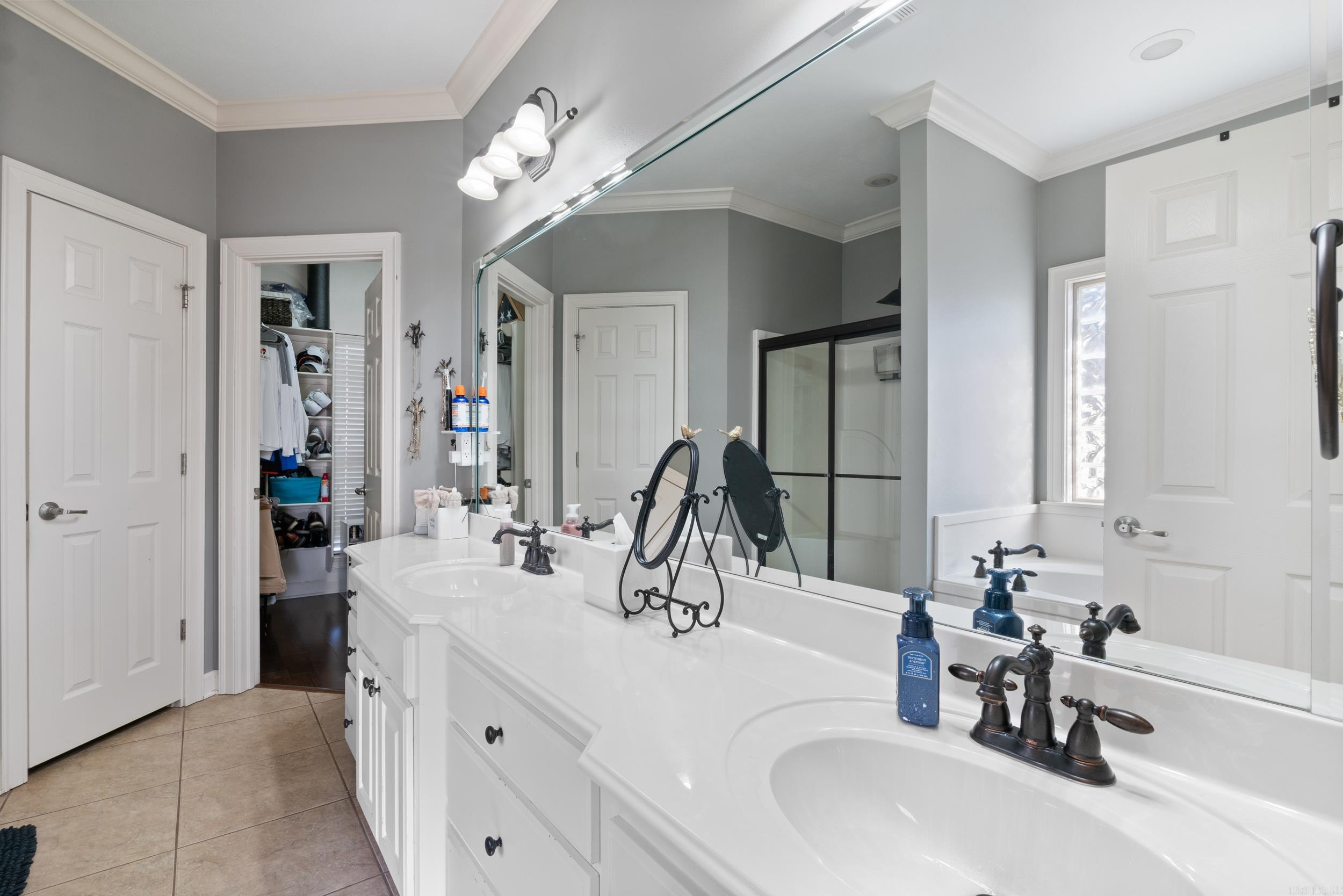 SOUTH WIND - Residential