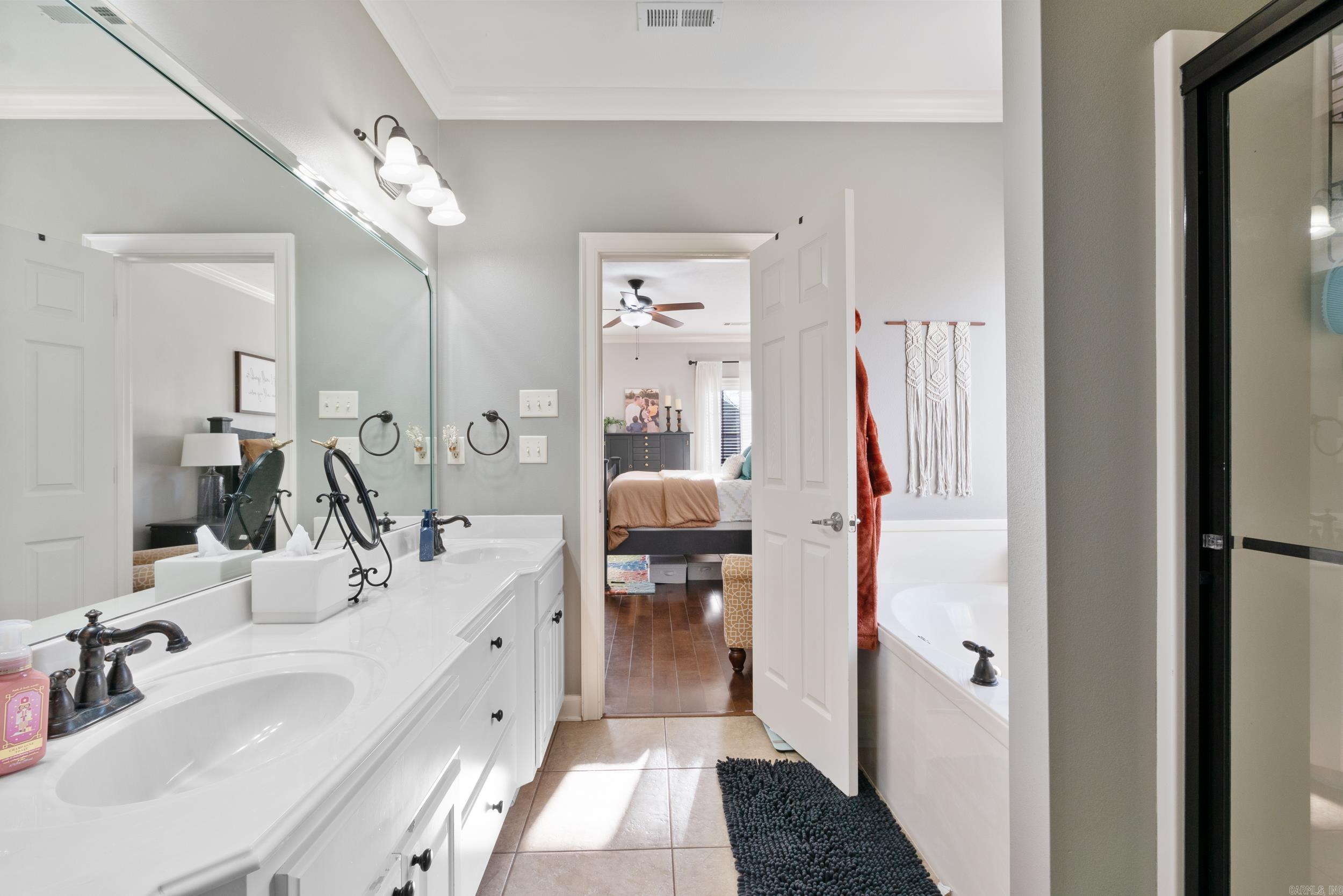 SOUTH WIND - Residential