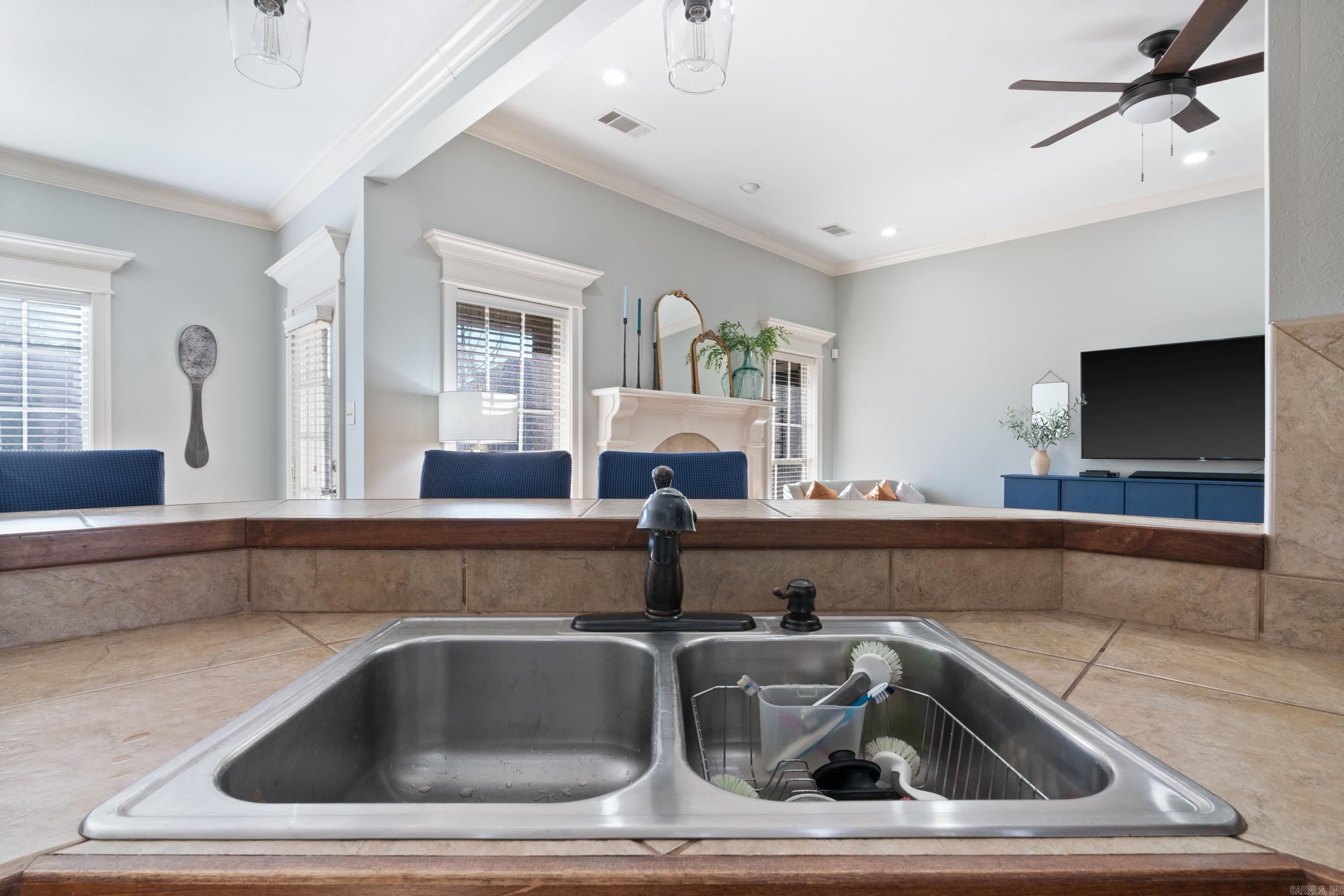 SOUTH WIND - Residential