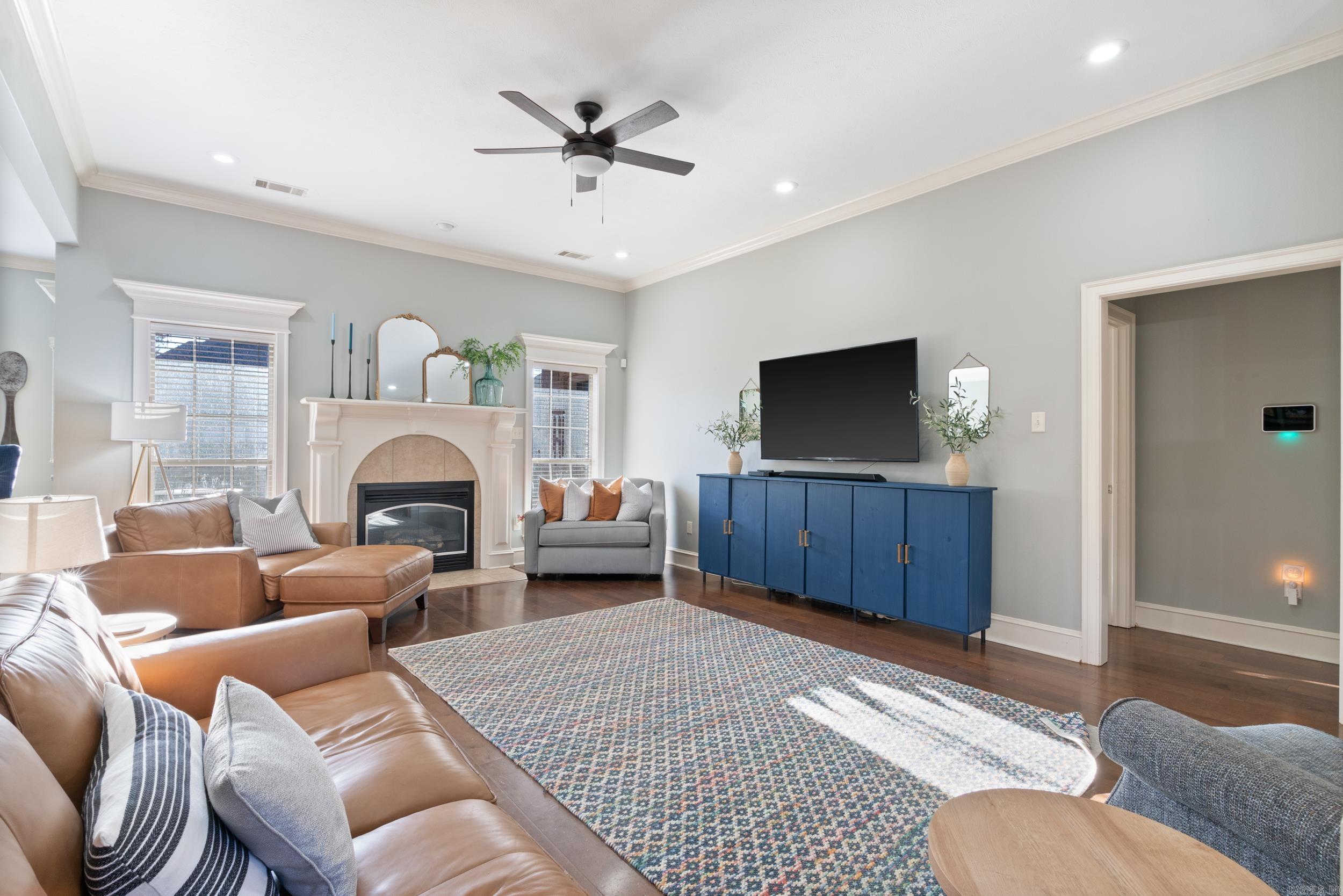 SOUTH WIND - Residential