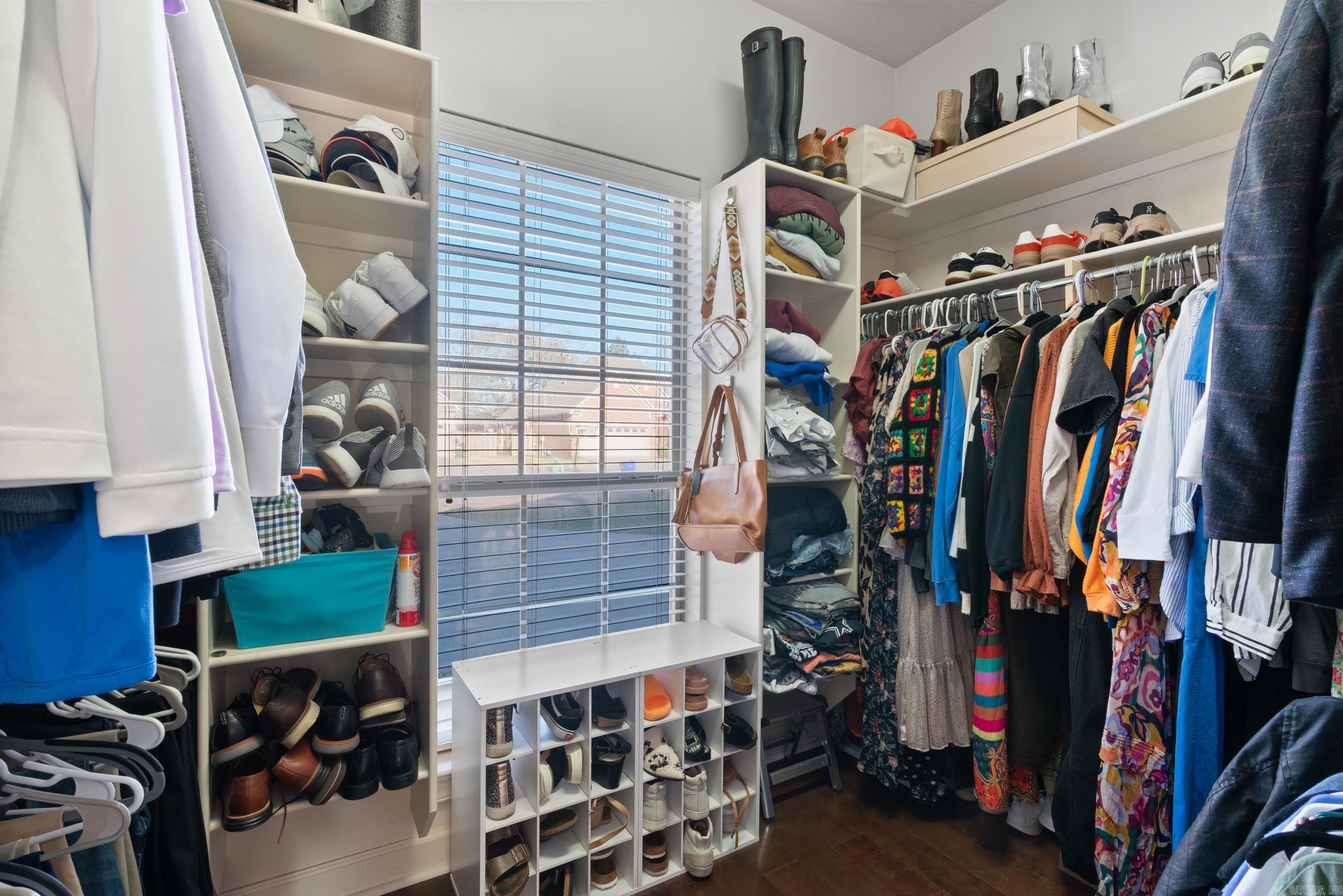 SOUTH WIND - Residential