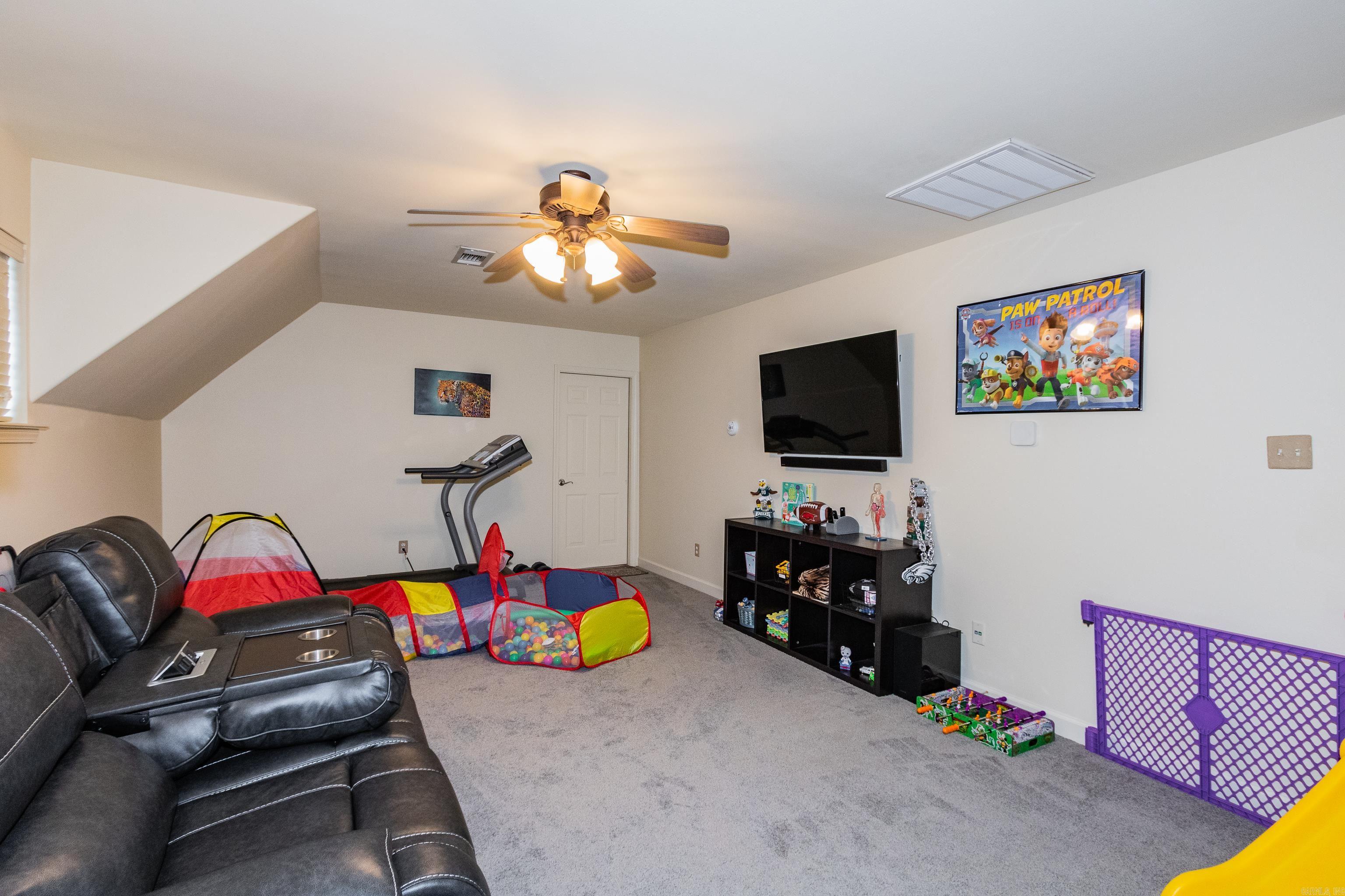 WOODLANDS EDGE - Residential