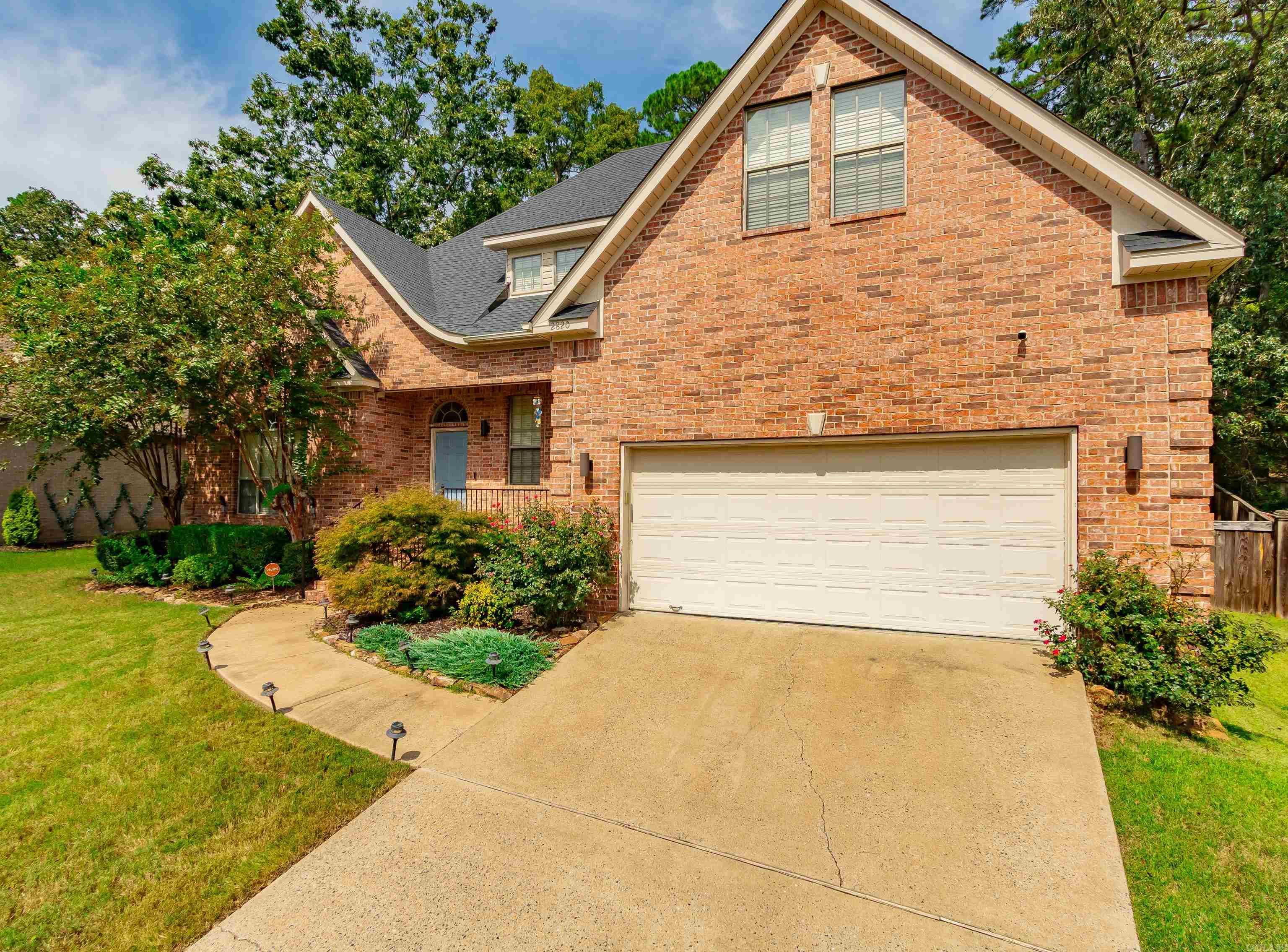 WOODLANDS EDGE - Residential