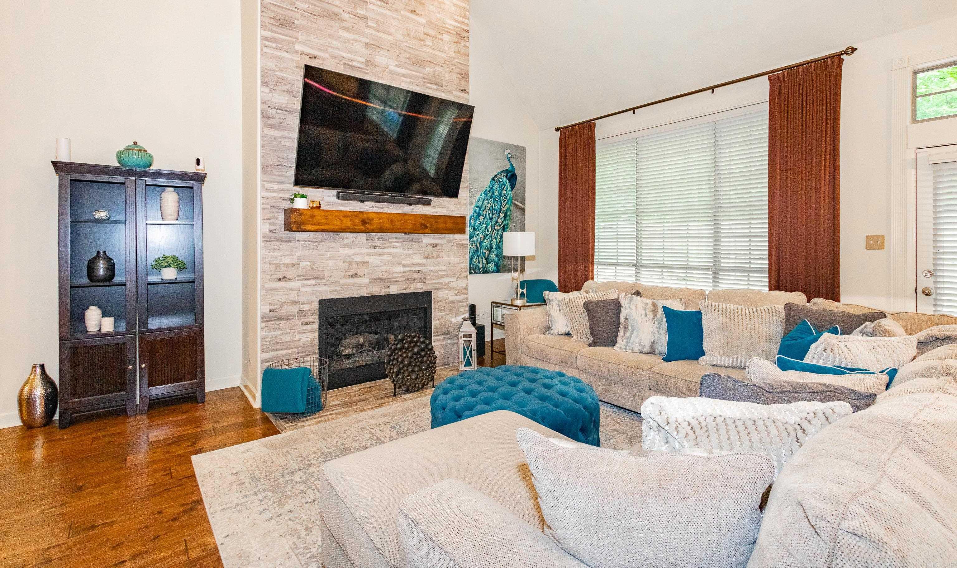 WOODLANDS EDGE - Residential