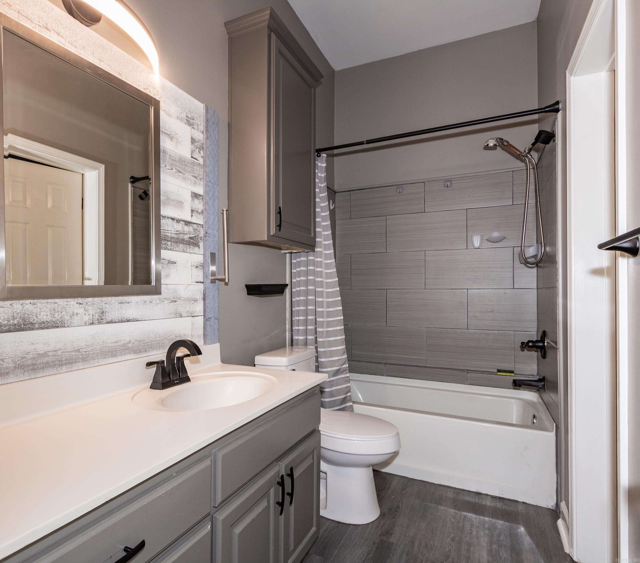 WOODLANDS EDGE - Residential