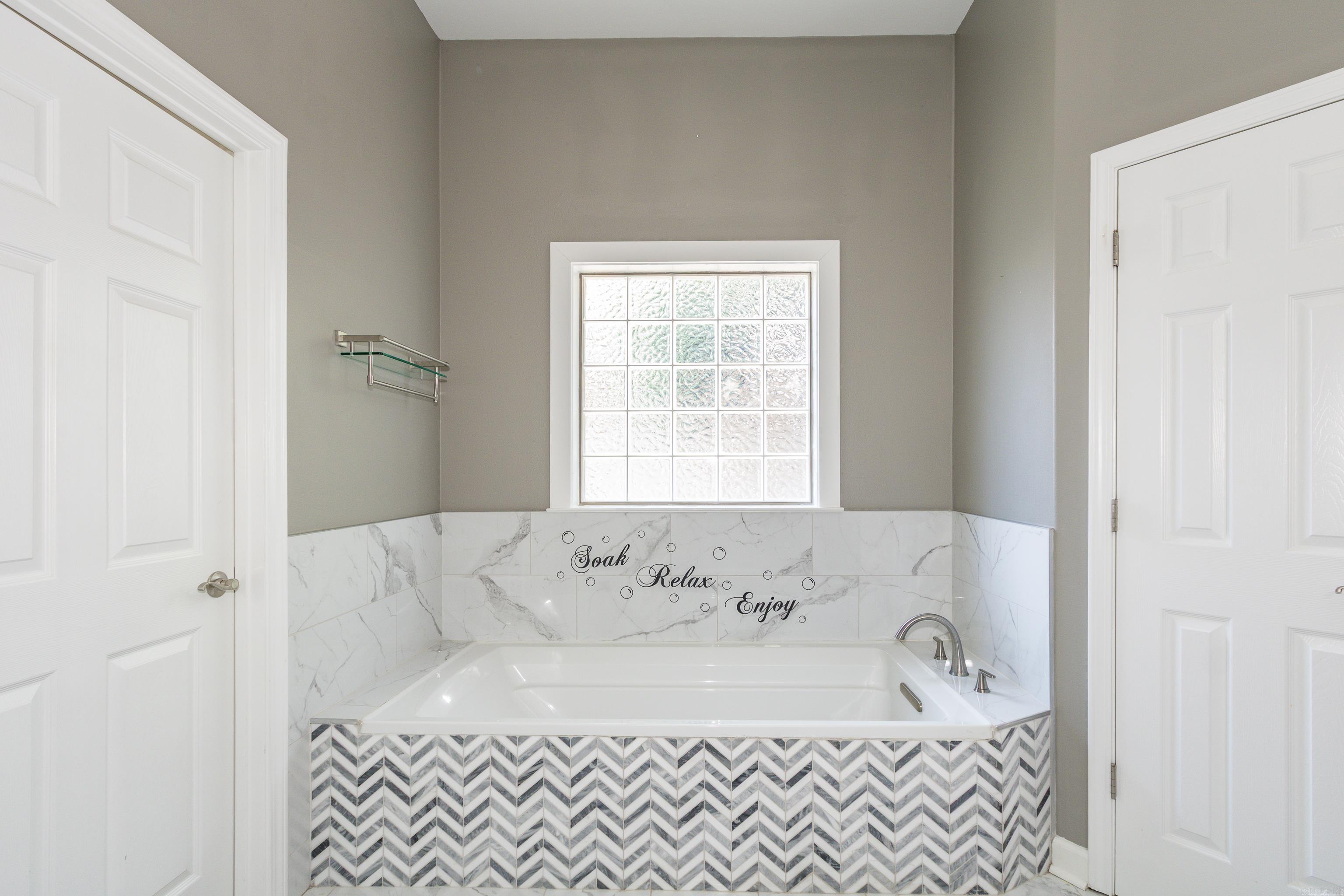 WOODLANDS EDGE - Residential