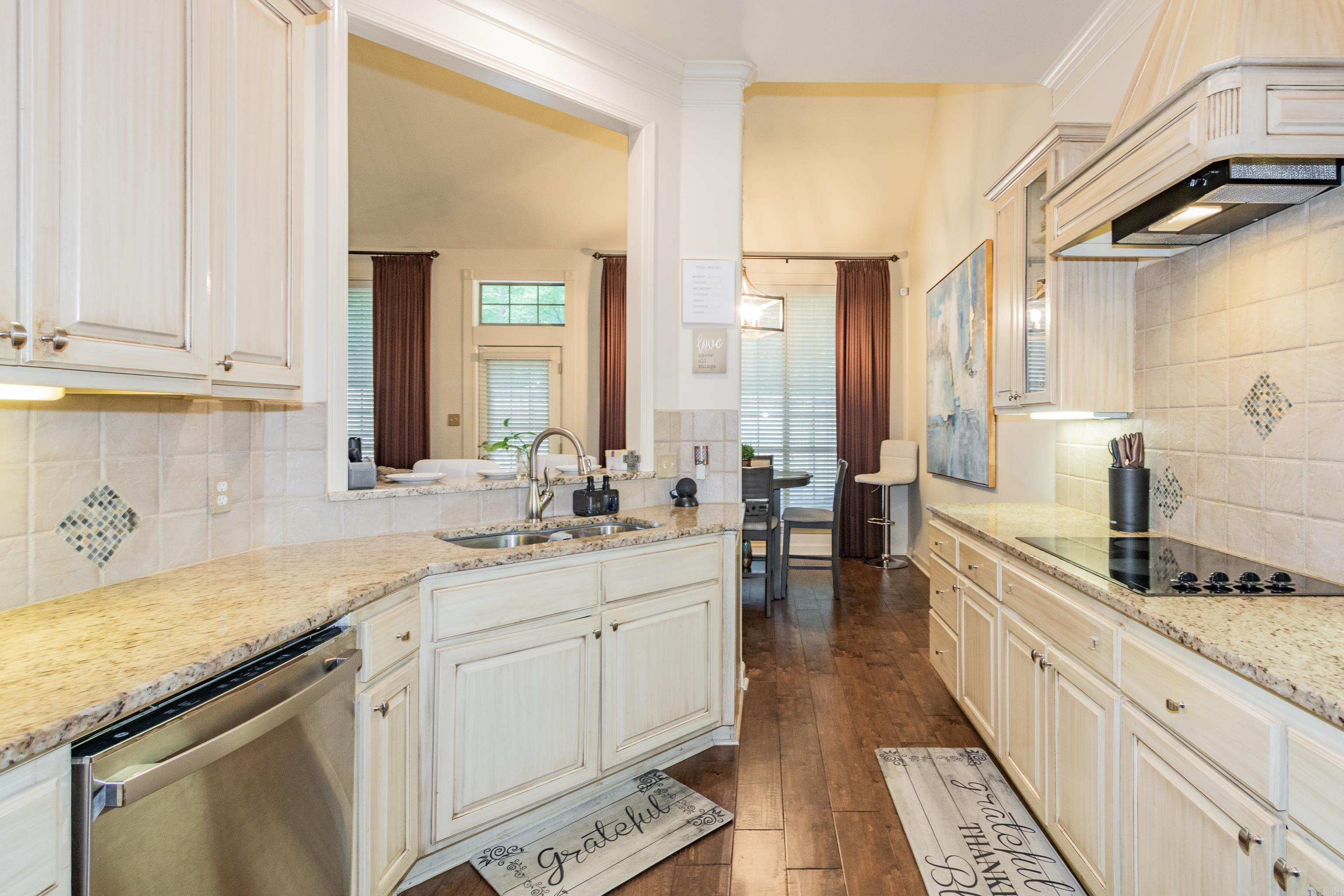 WOODLANDS EDGE - Residential