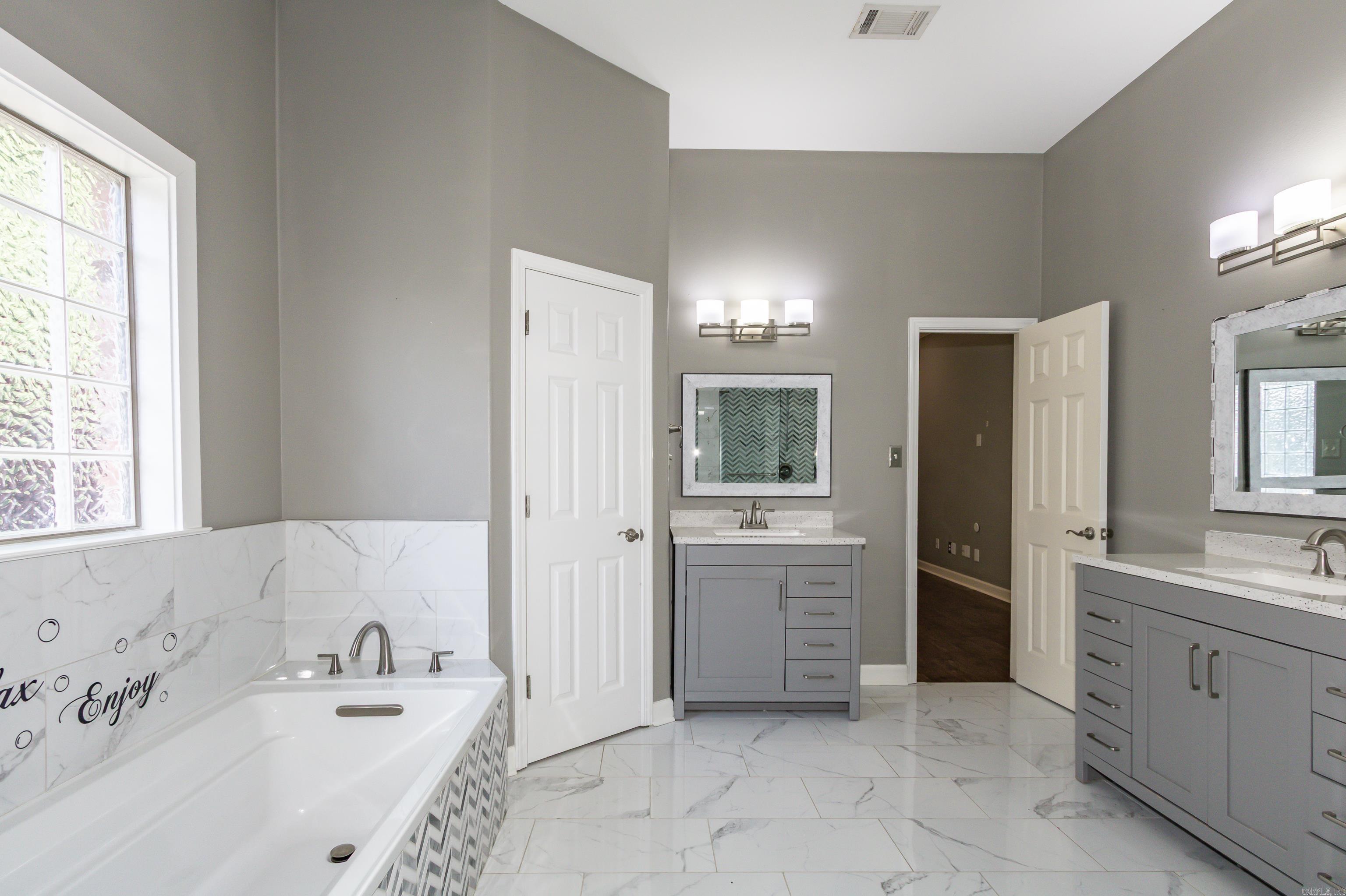 WOODLANDS EDGE - Residential
