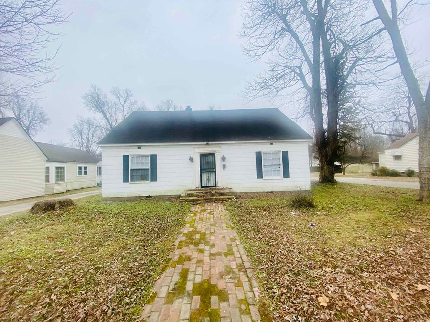 Welcome to the rental market, 1063 Holly St of Blytheville, AR! This home is rare to the rental market at over 2400 sq feet of well laid out living space! It features 5 bedrooms, and 3 bathrooms. A kitchen that is wonderful for any chef, and a large living room perfect for gatherings! Call today to schedule your private tour!