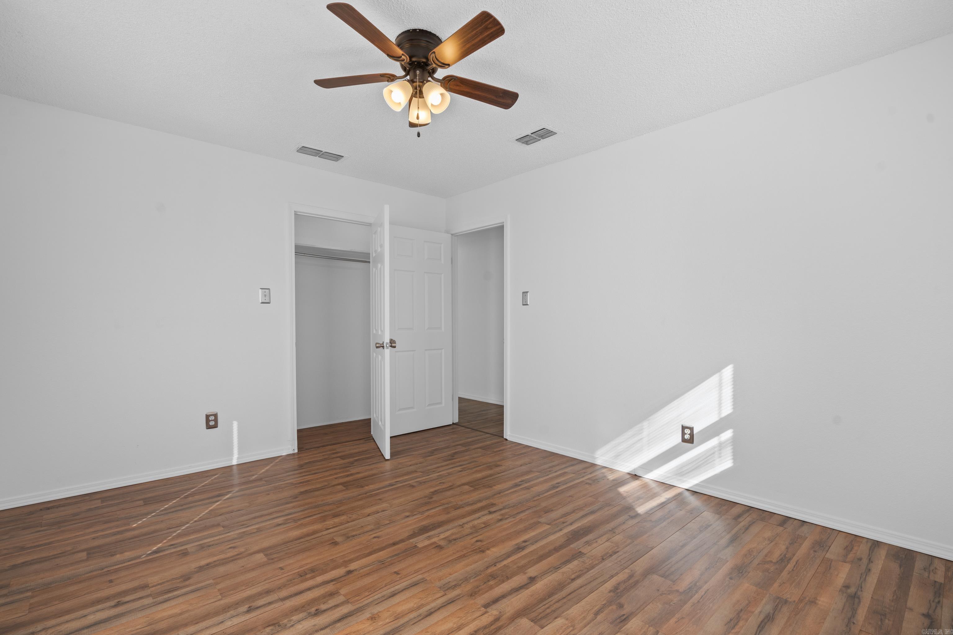 CLEVELAND SHORES - Residential