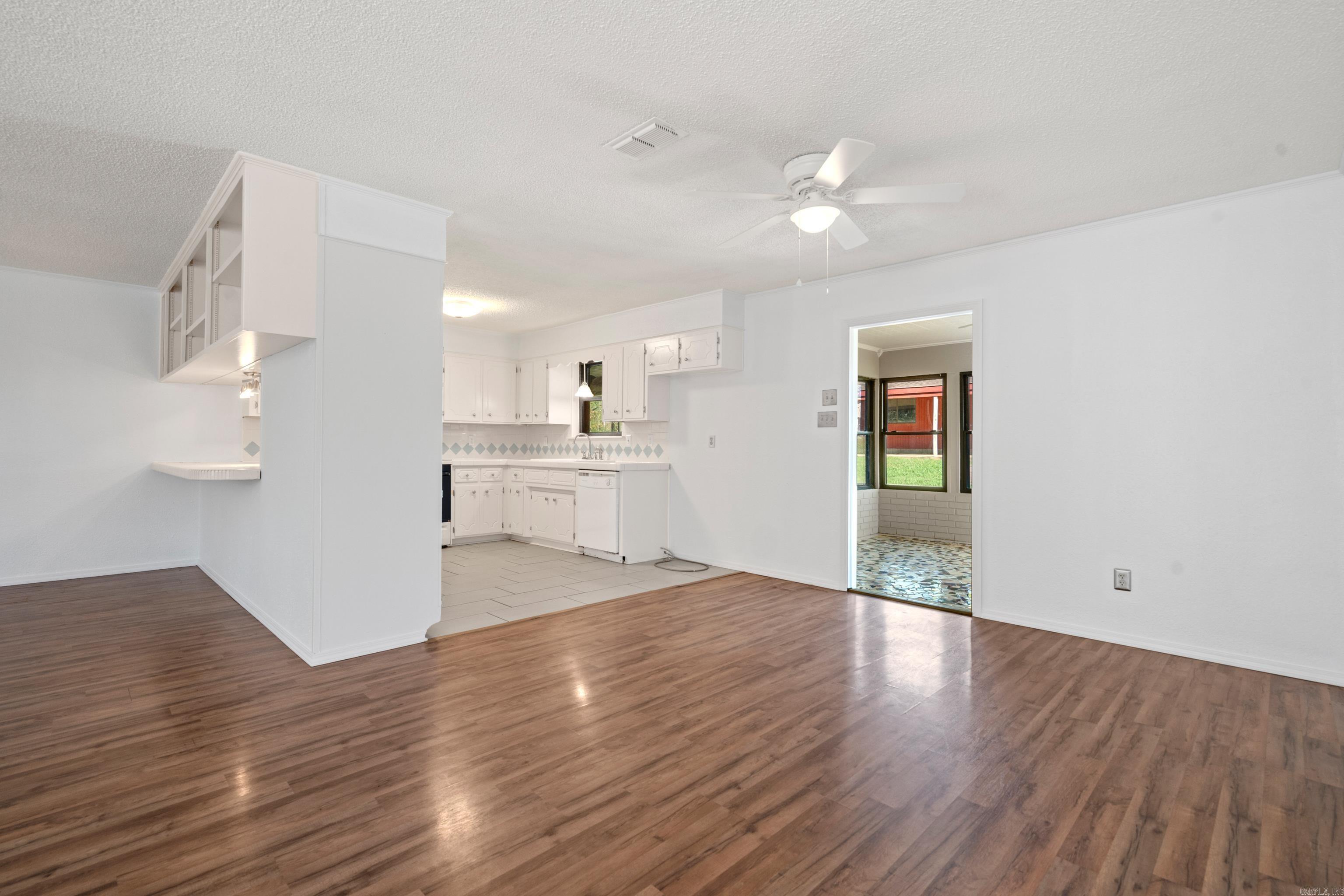 CLEVELAND SHORES - Residential