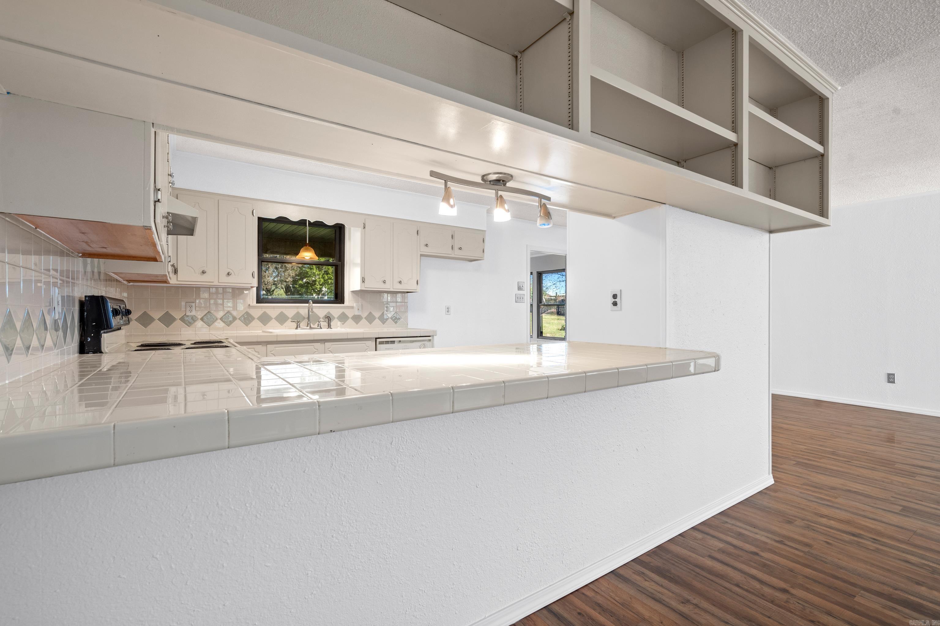 CLEVELAND SHORES - Residential