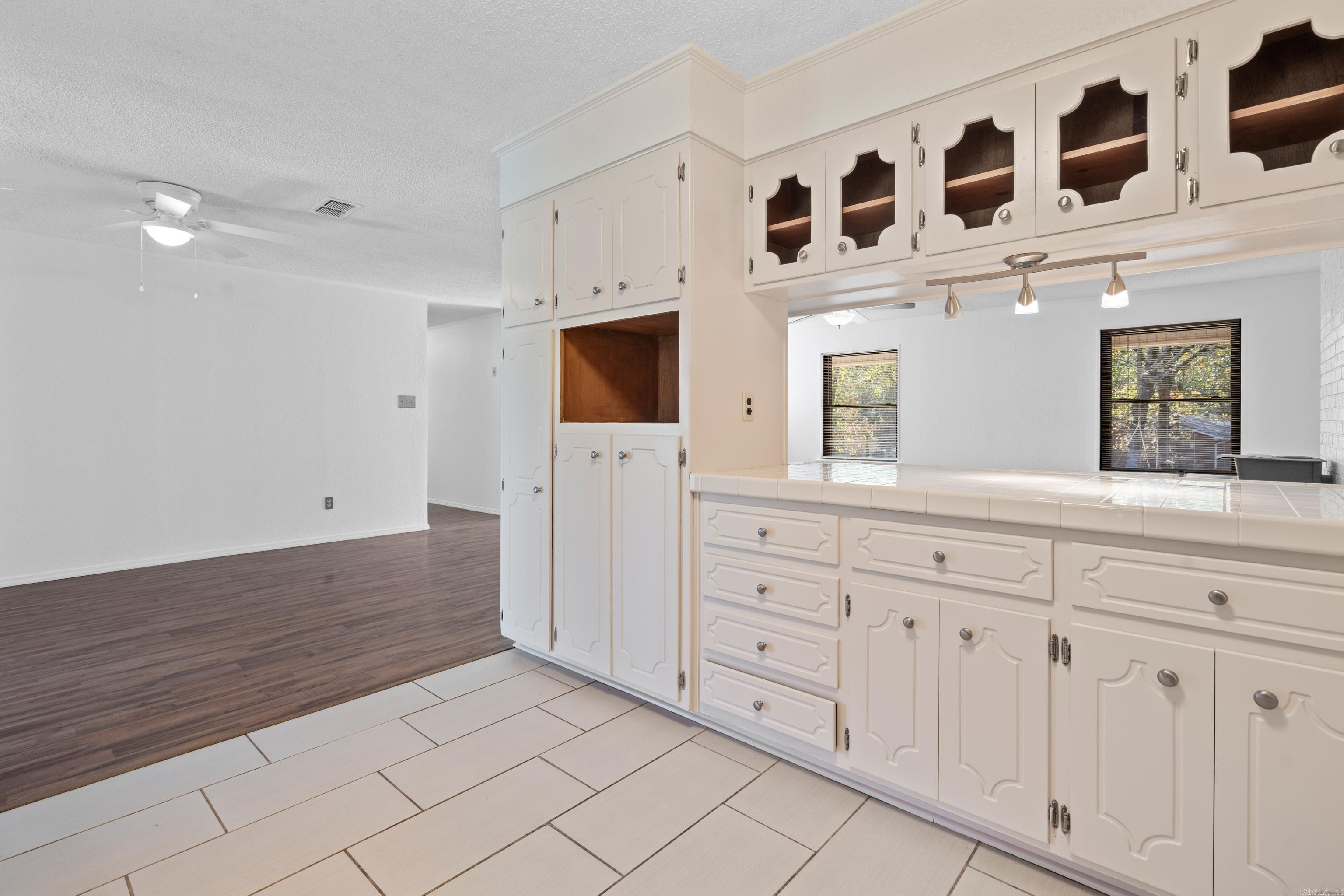 CLEVELAND SHORES - Residential