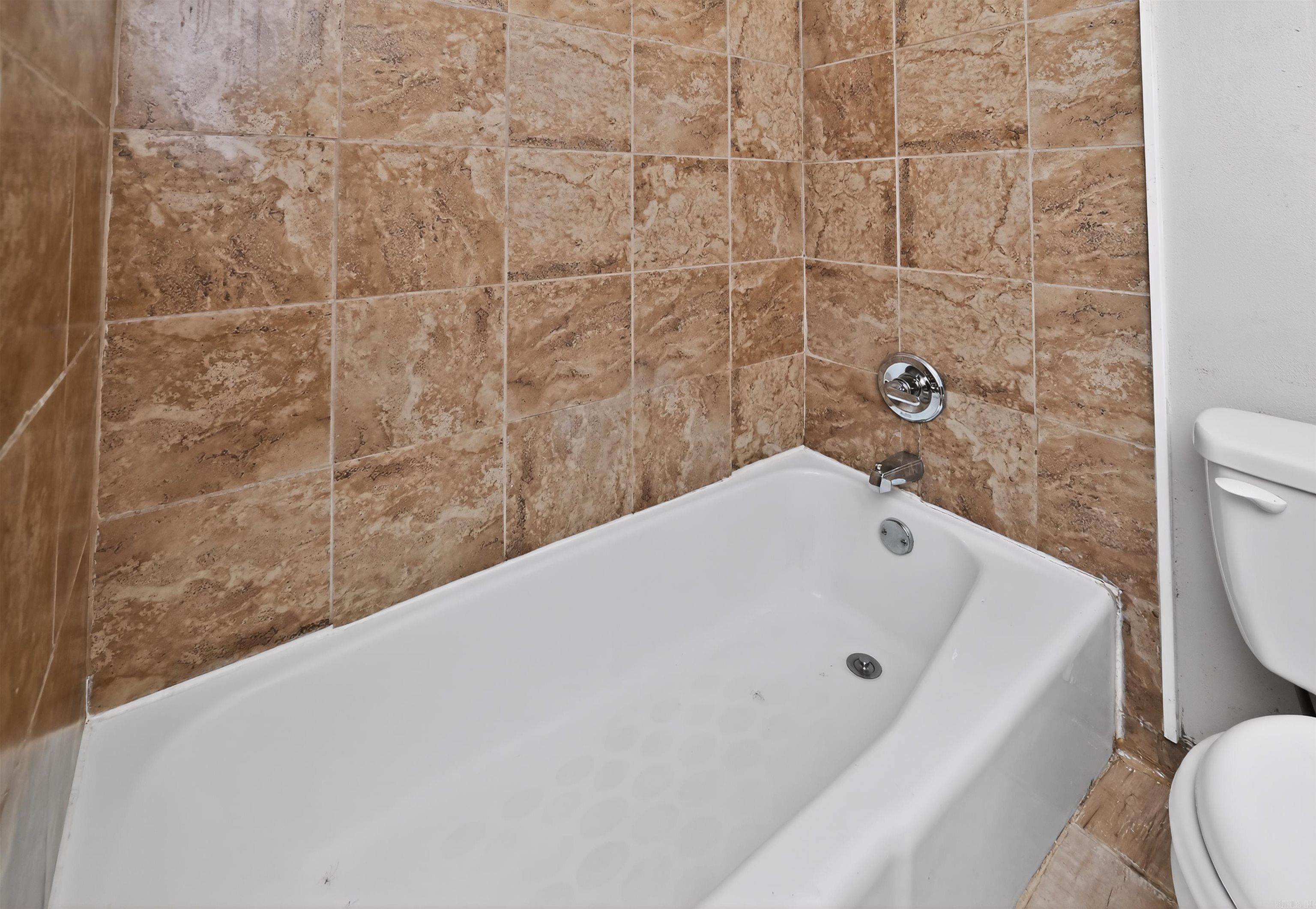 NORTH HILLS MANOR - Residential