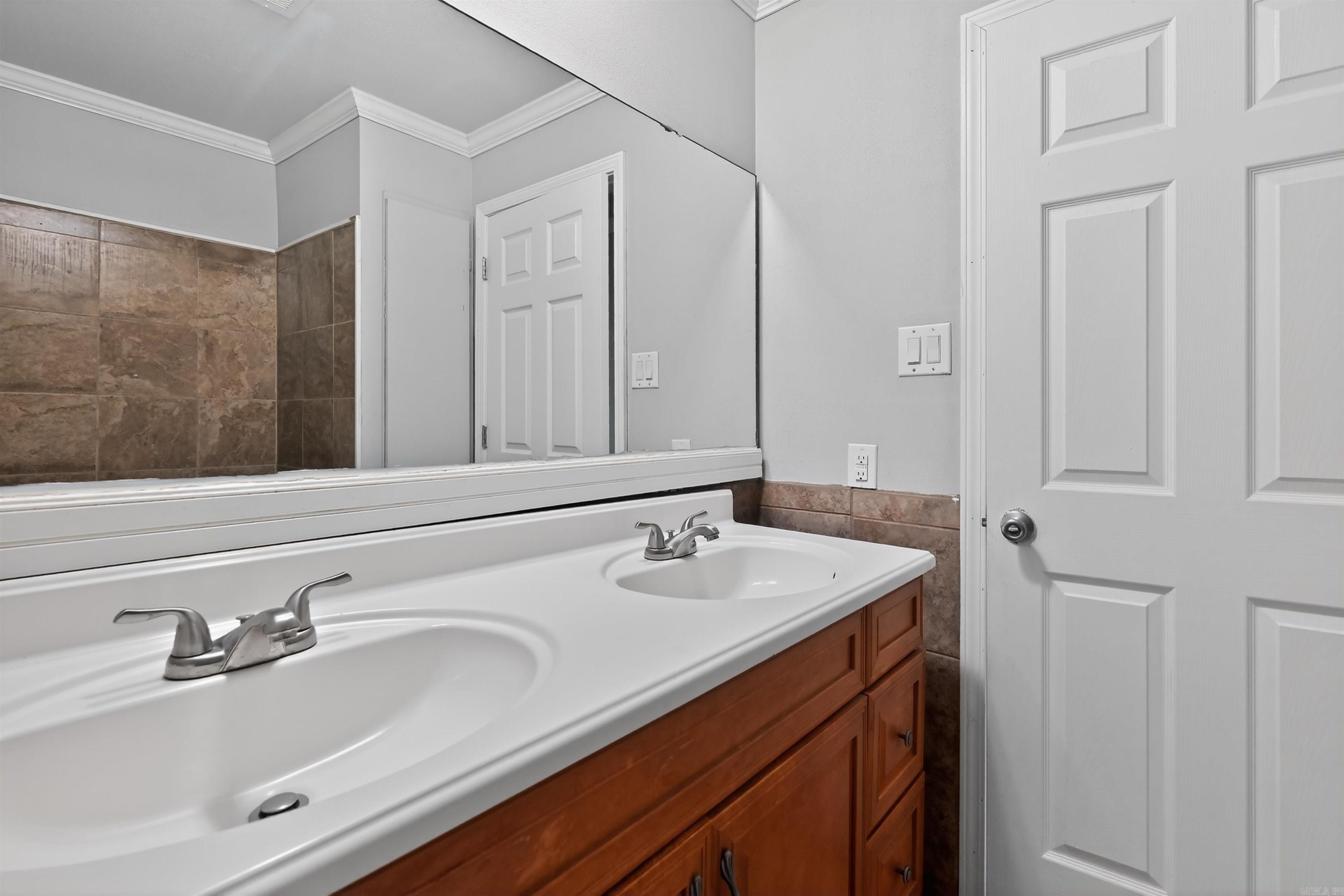 NORTH HILLS MANOR - Residential