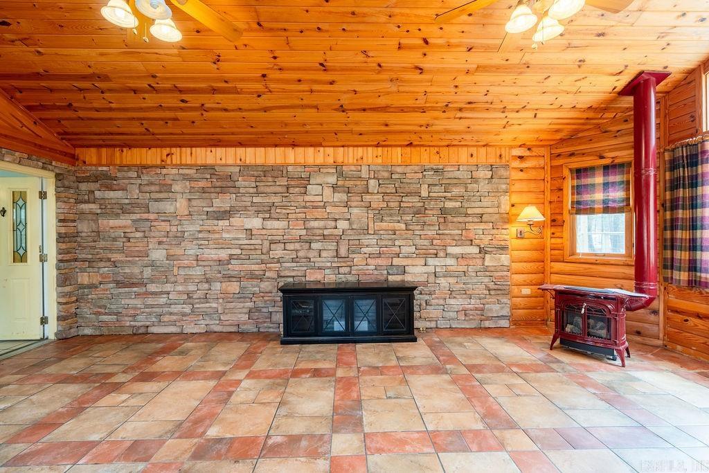 BELOIT BAY - Residential