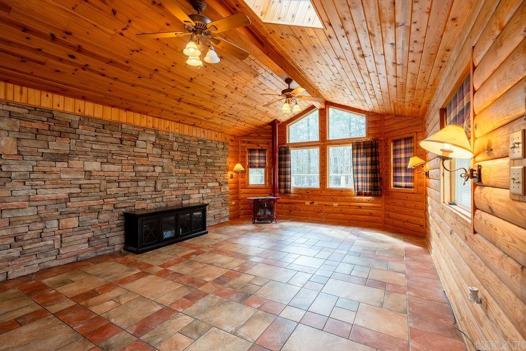 BELOIT BAY - Residential