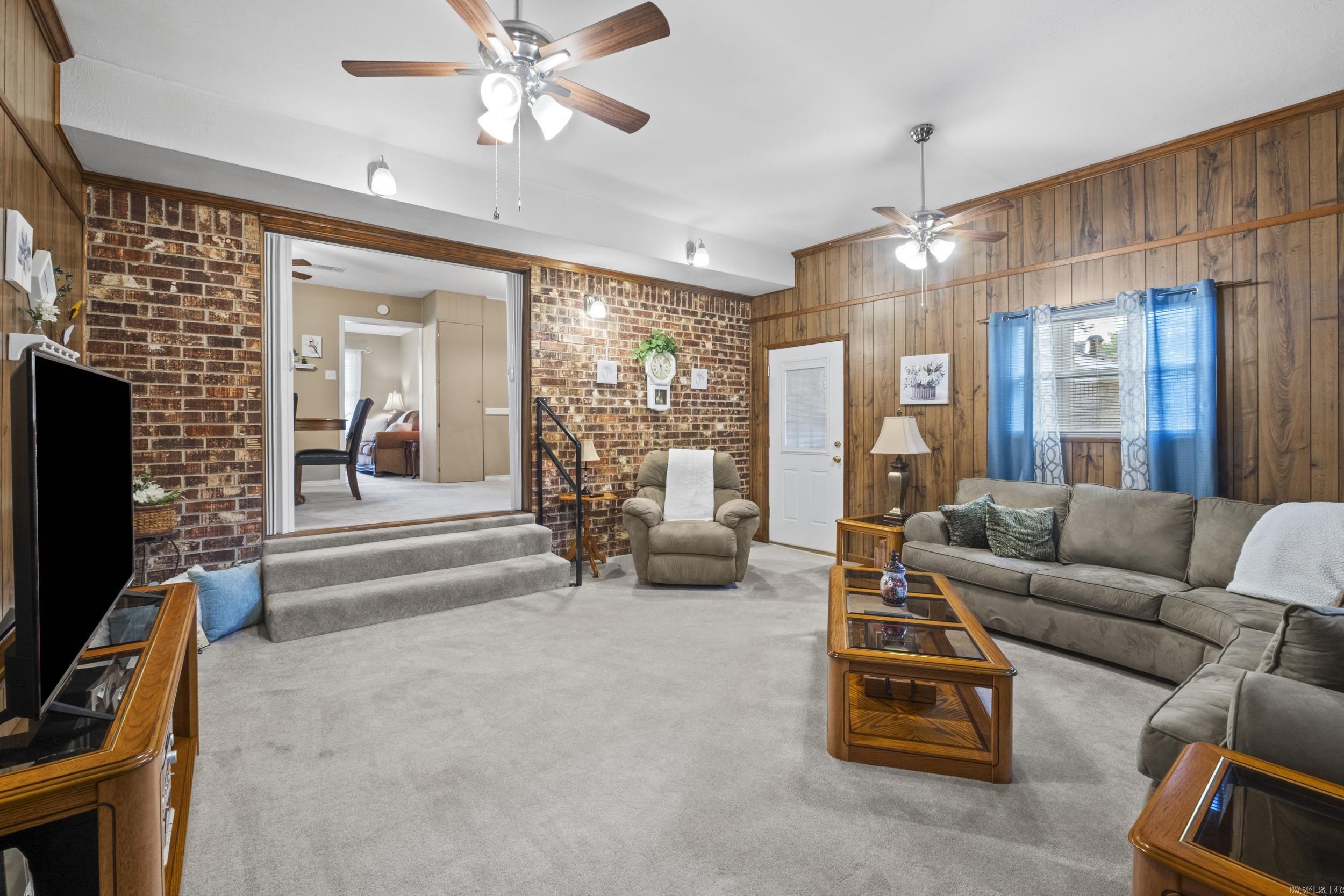 Springhill Manor - Residential