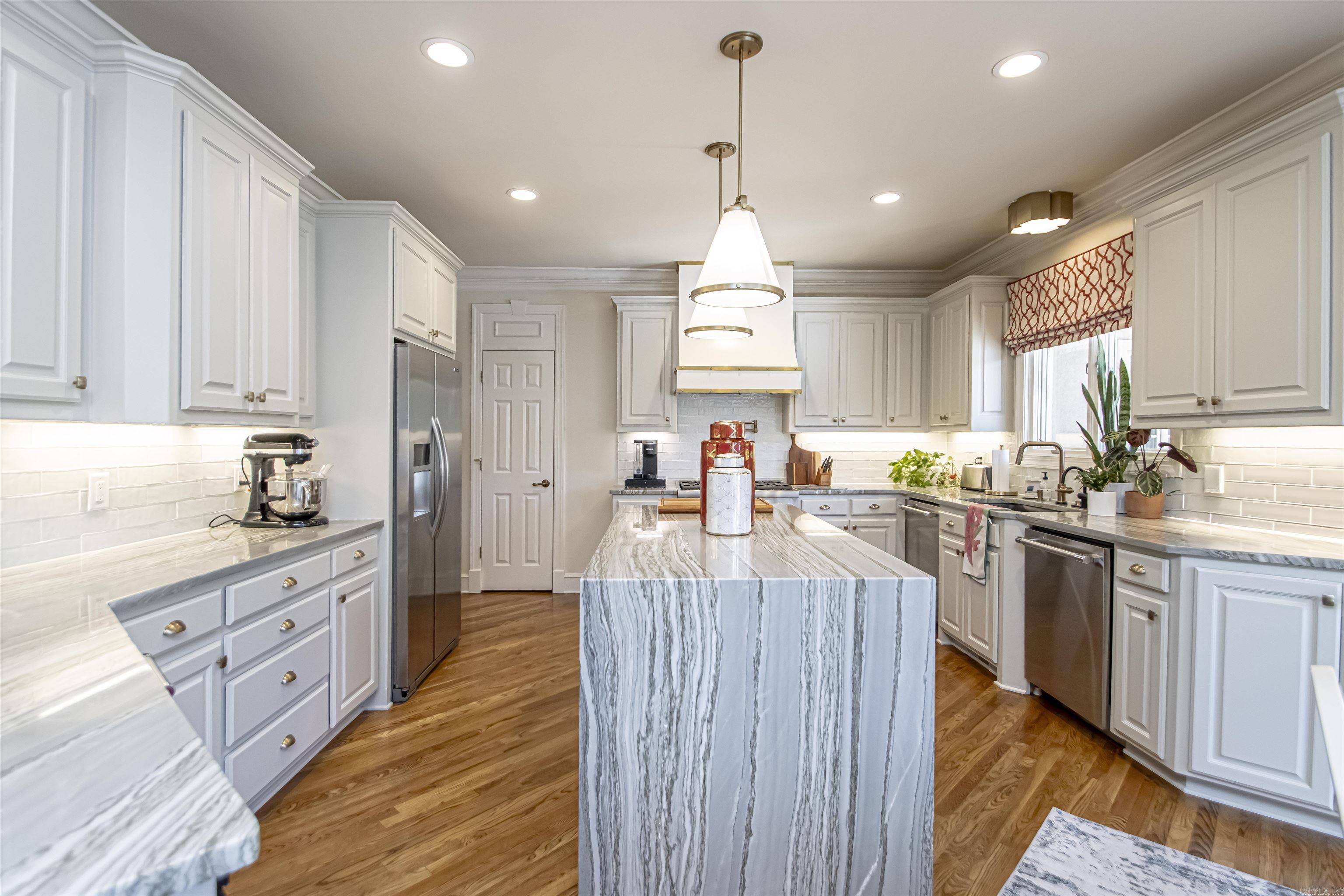 CHENAL VALLEY BRETAGNE CIRCLE - Residential