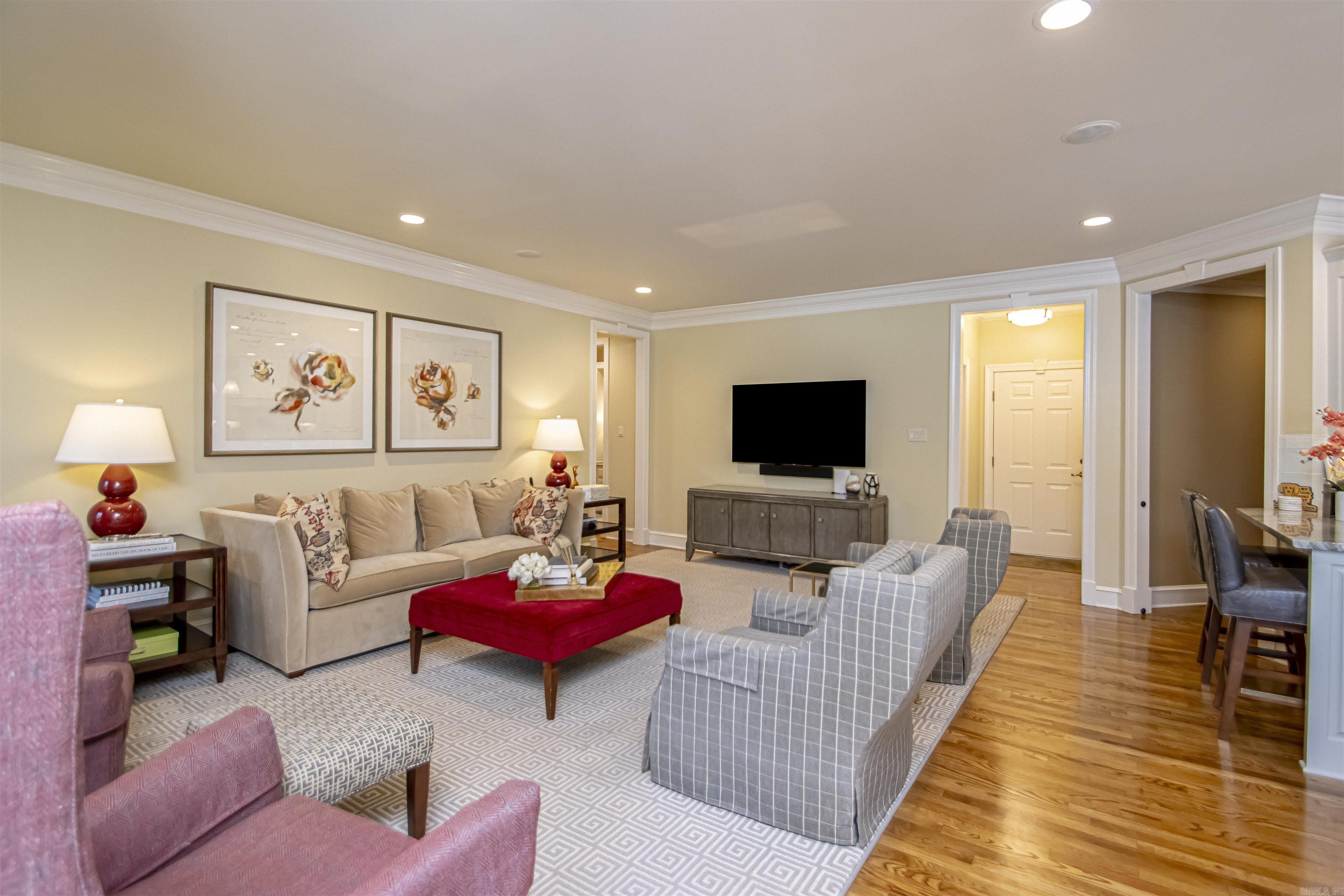 CHENAL VALLEY BRETAGNE CIRCLE - Residential