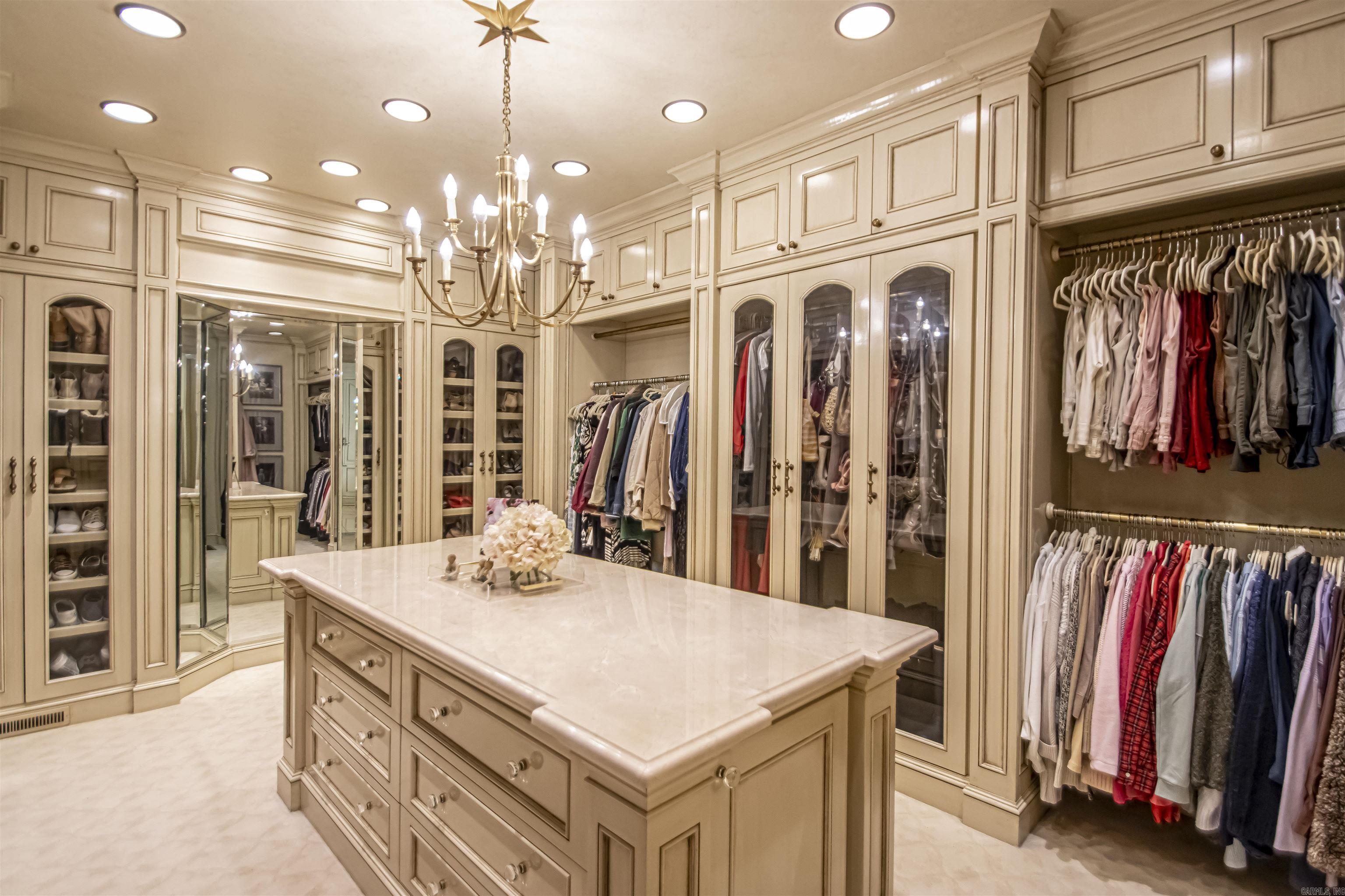 CHENAL VALLEY BRETAGNE CIRCLE - Residential