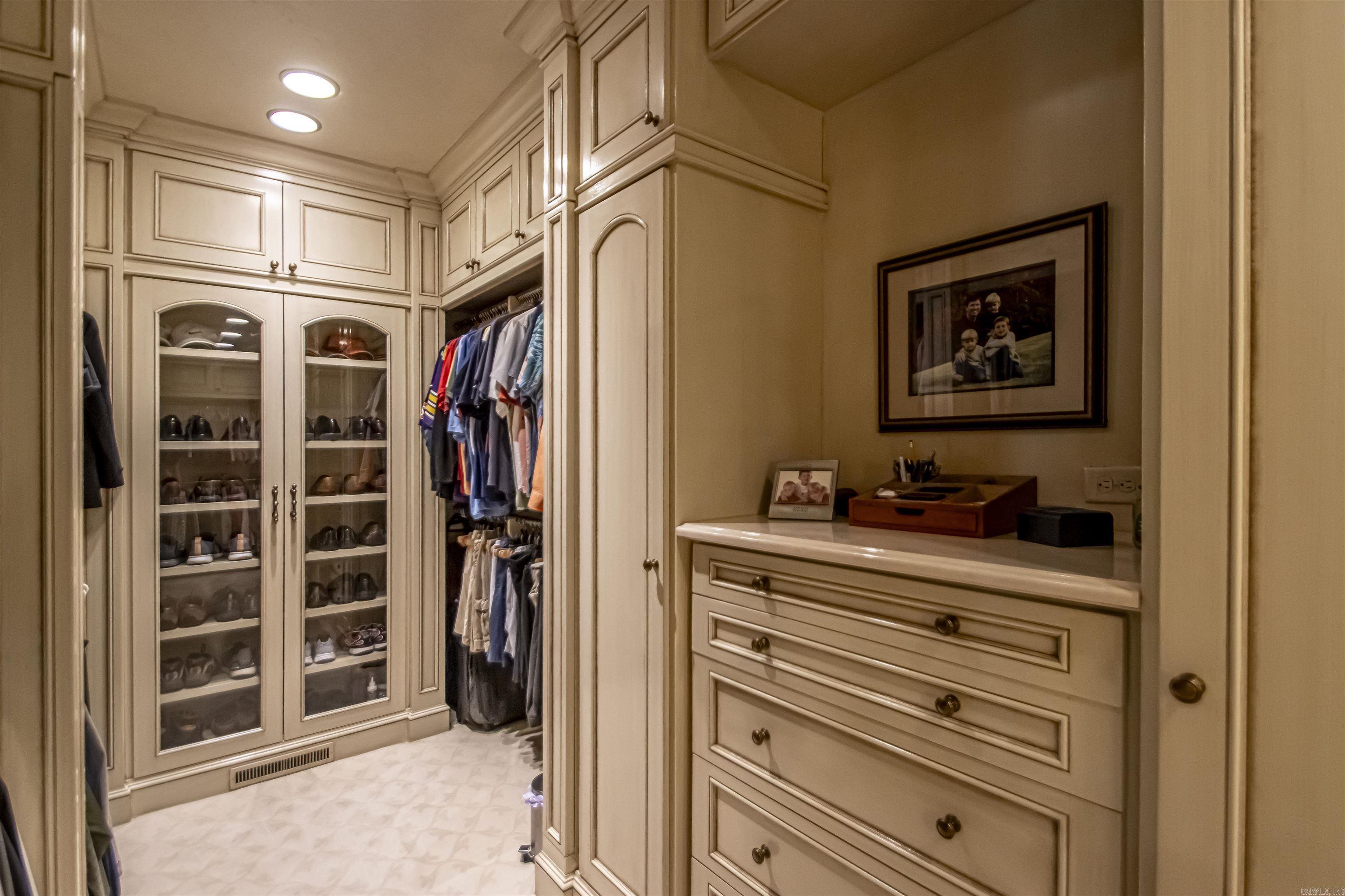 CHENAL VALLEY BRETAGNE CIRCLE - Residential