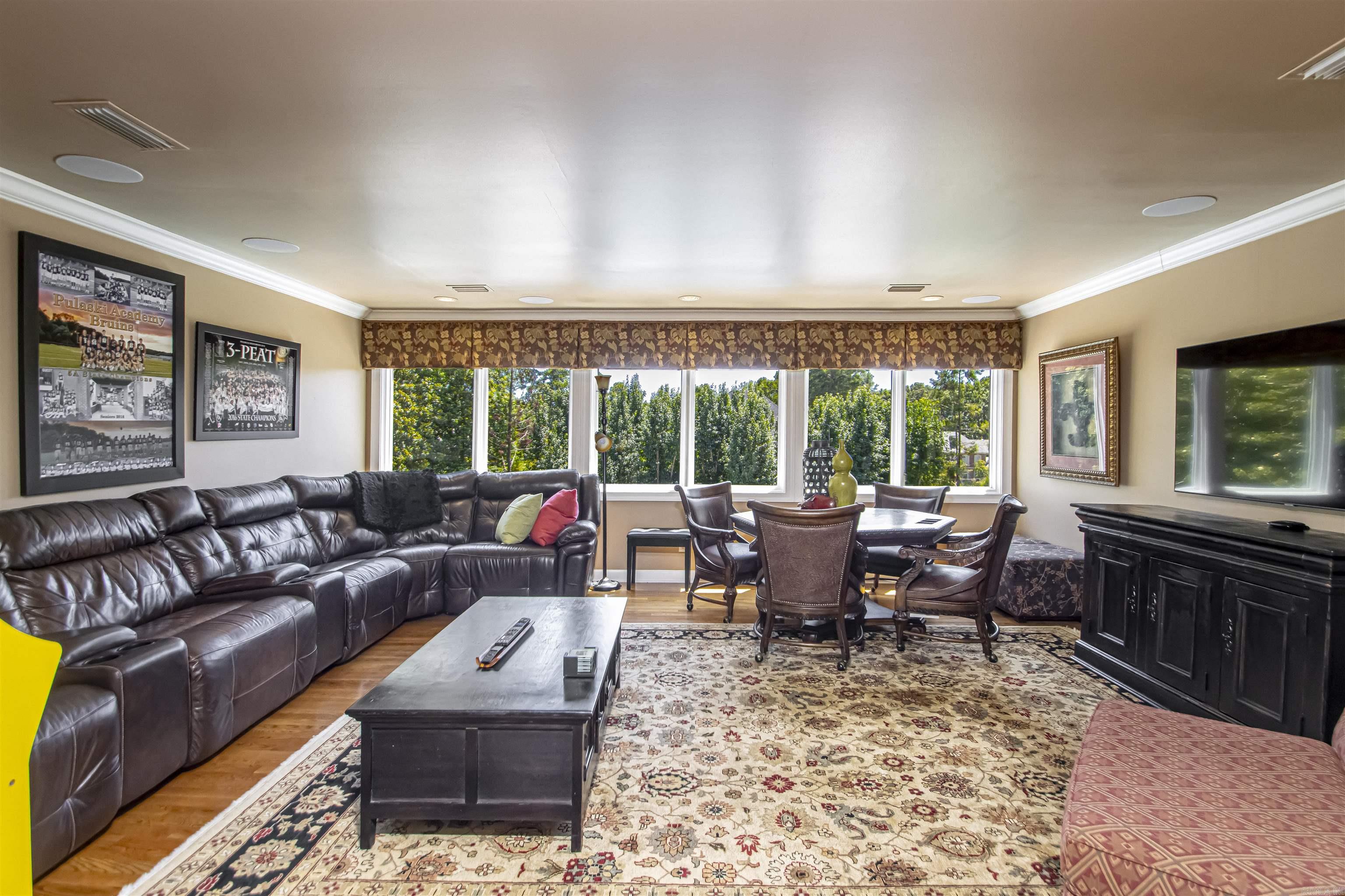 CHENAL VALLEY BRETAGNE CIRCLE - Residential