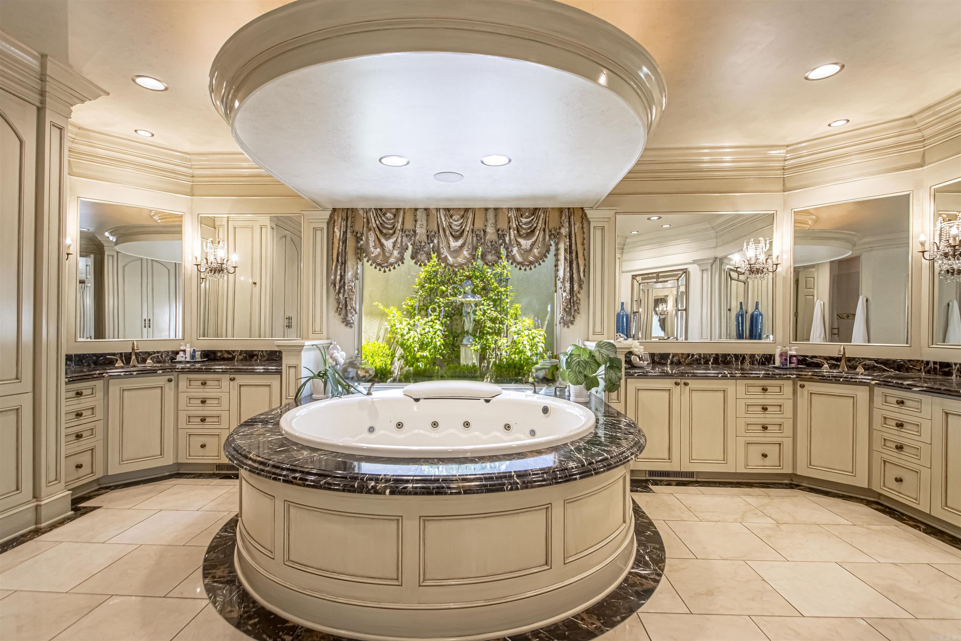 CHENAL VALLEY BRETAGNE CIRCLE - Residential