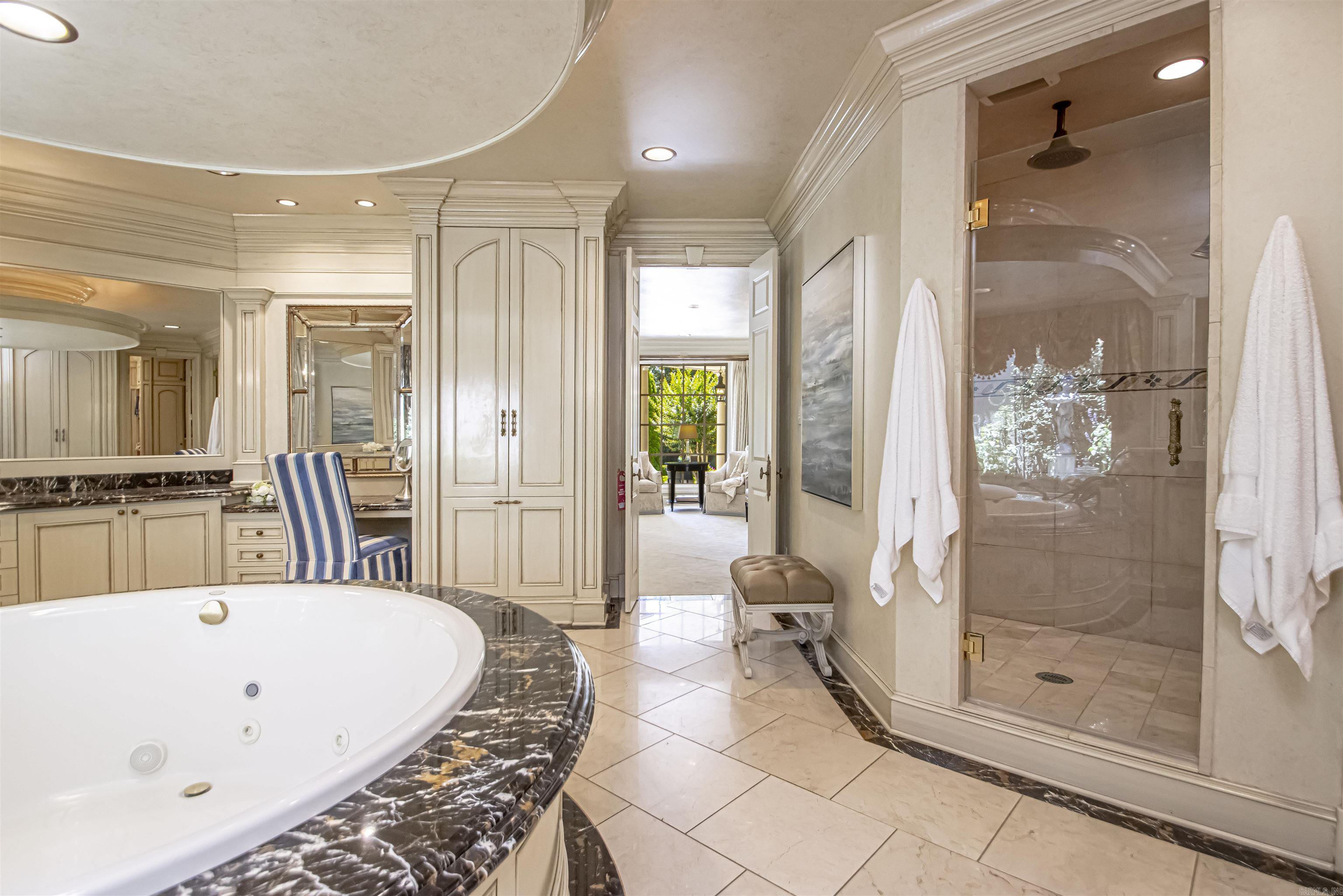 CHENAL VALLEY BRETAGNE CIRCLE - Residential