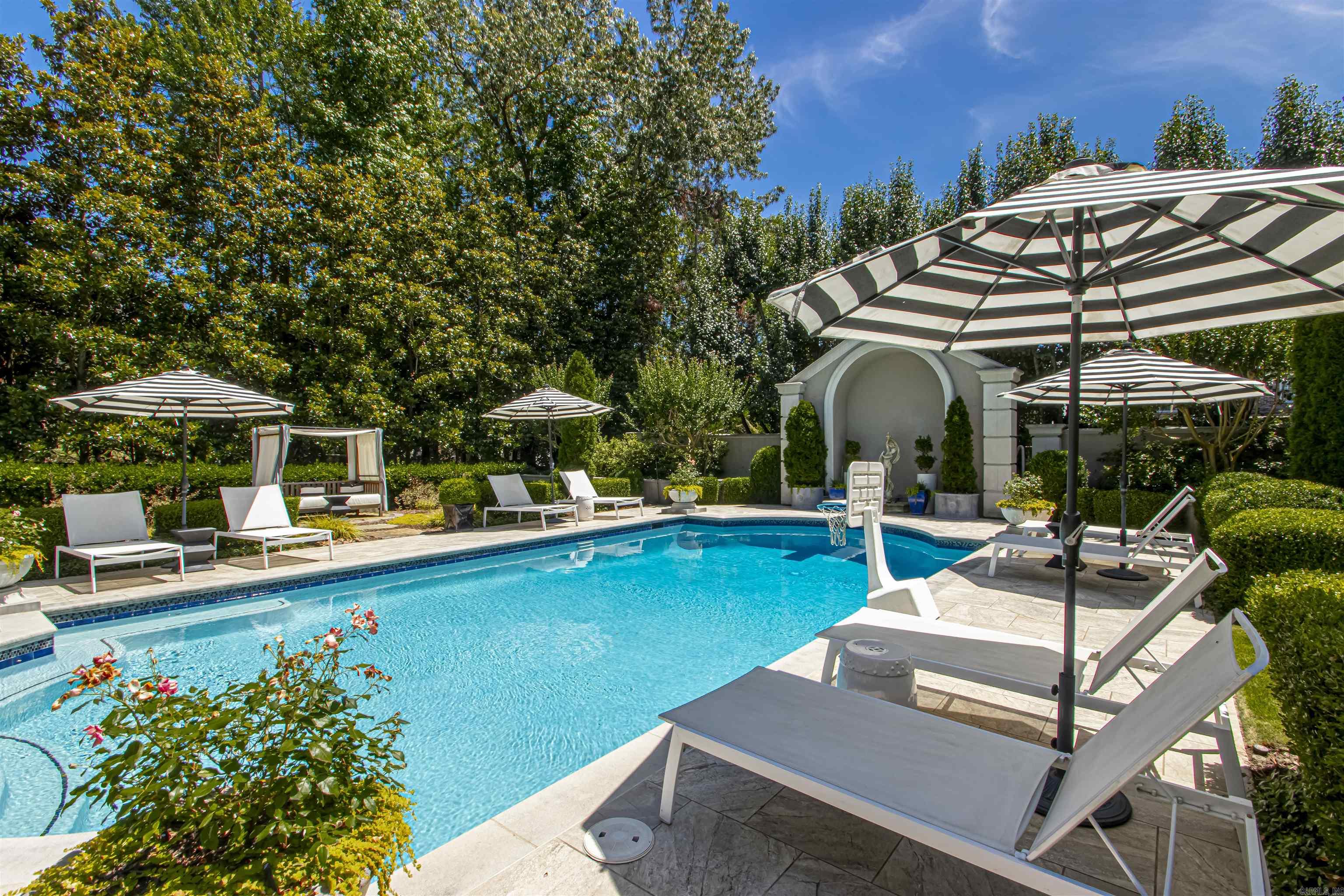 CHENAL VALLEY BRETAGNE CIRCLE - Residential