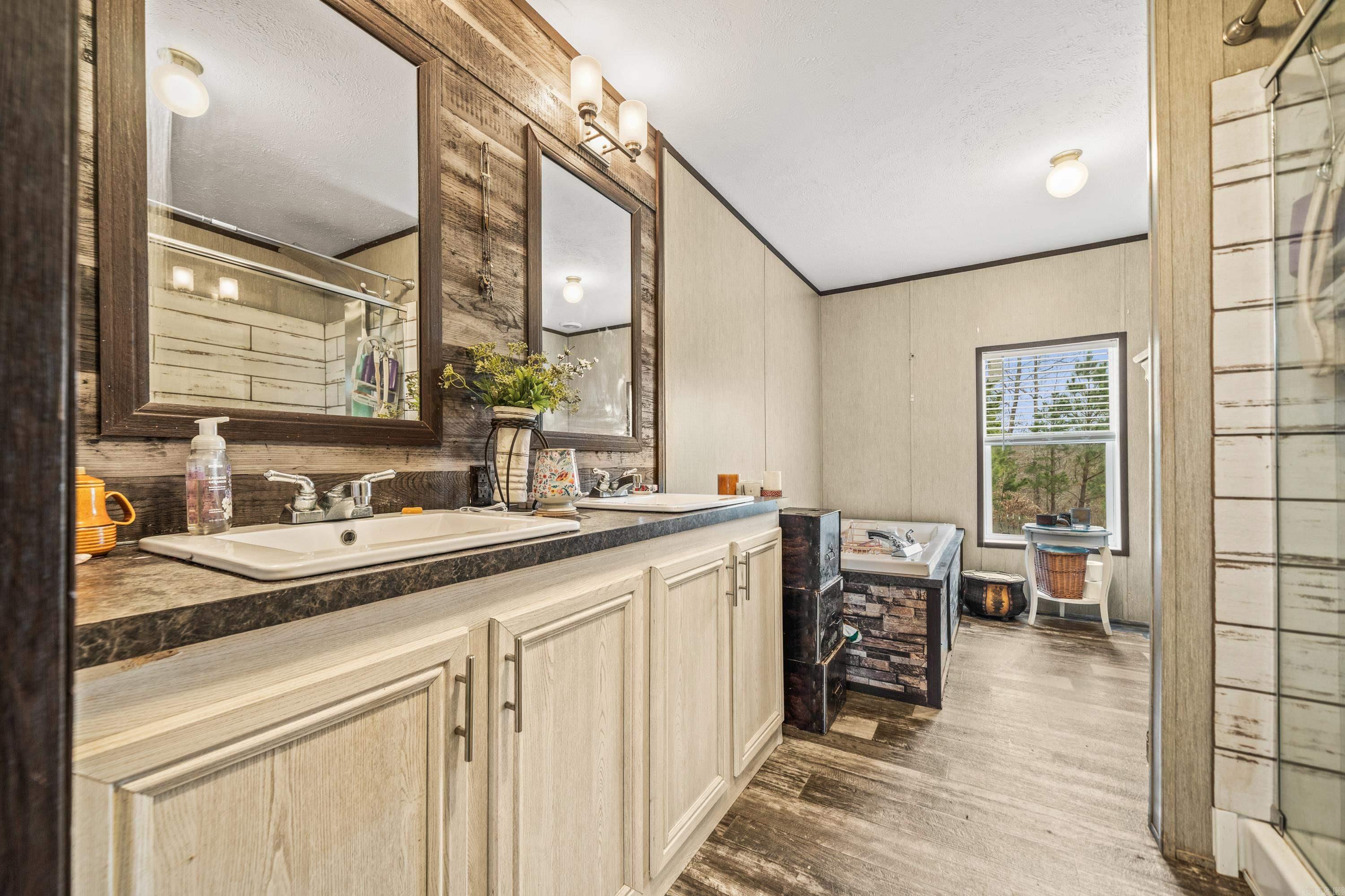 OTAZA LAKE ESTATES - Residential