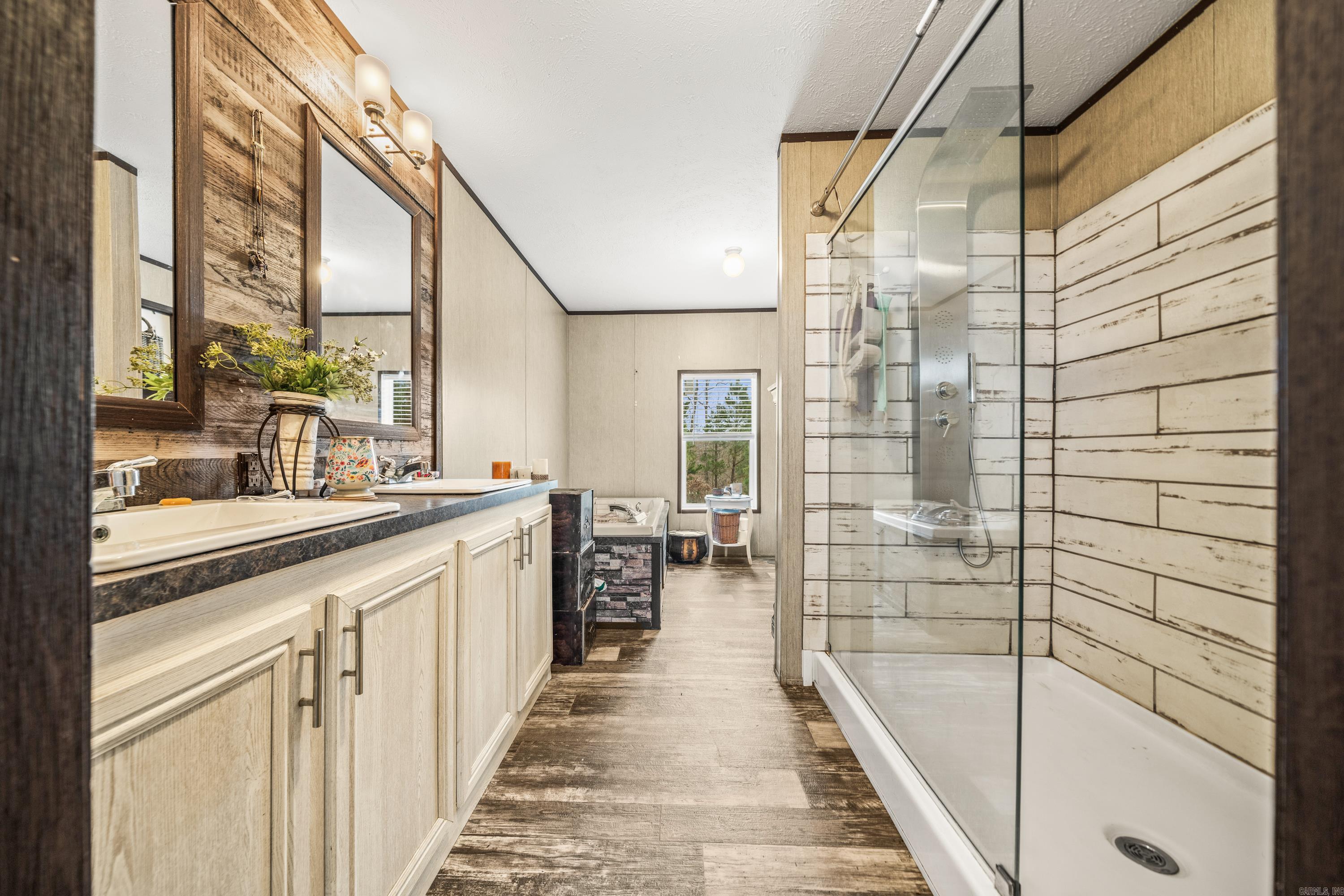 OTAZA LAKE ESTATES - Residential