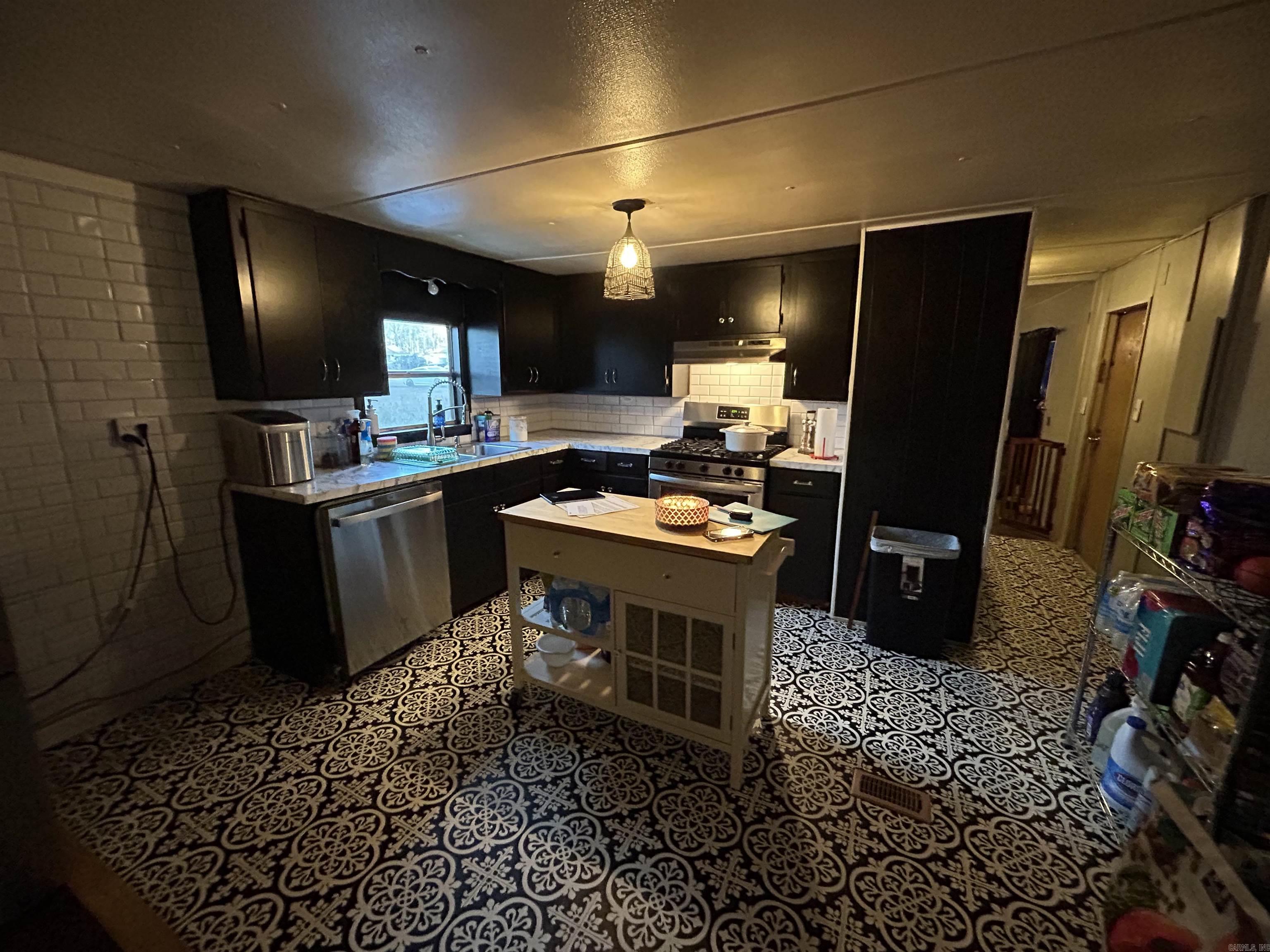 WASHINGTON TO TUCKER - Residential