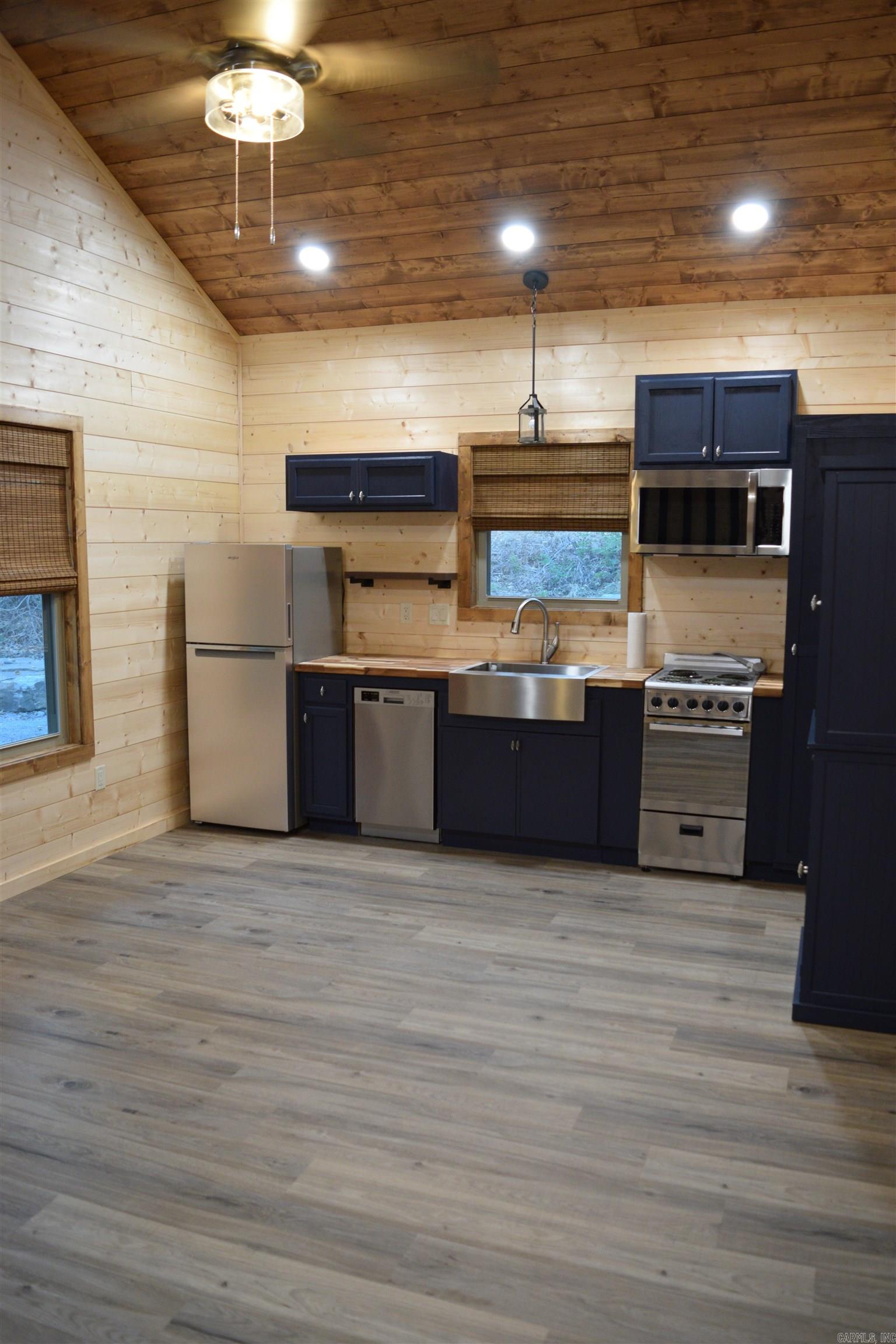 Metes & Bounds - Residential Lease